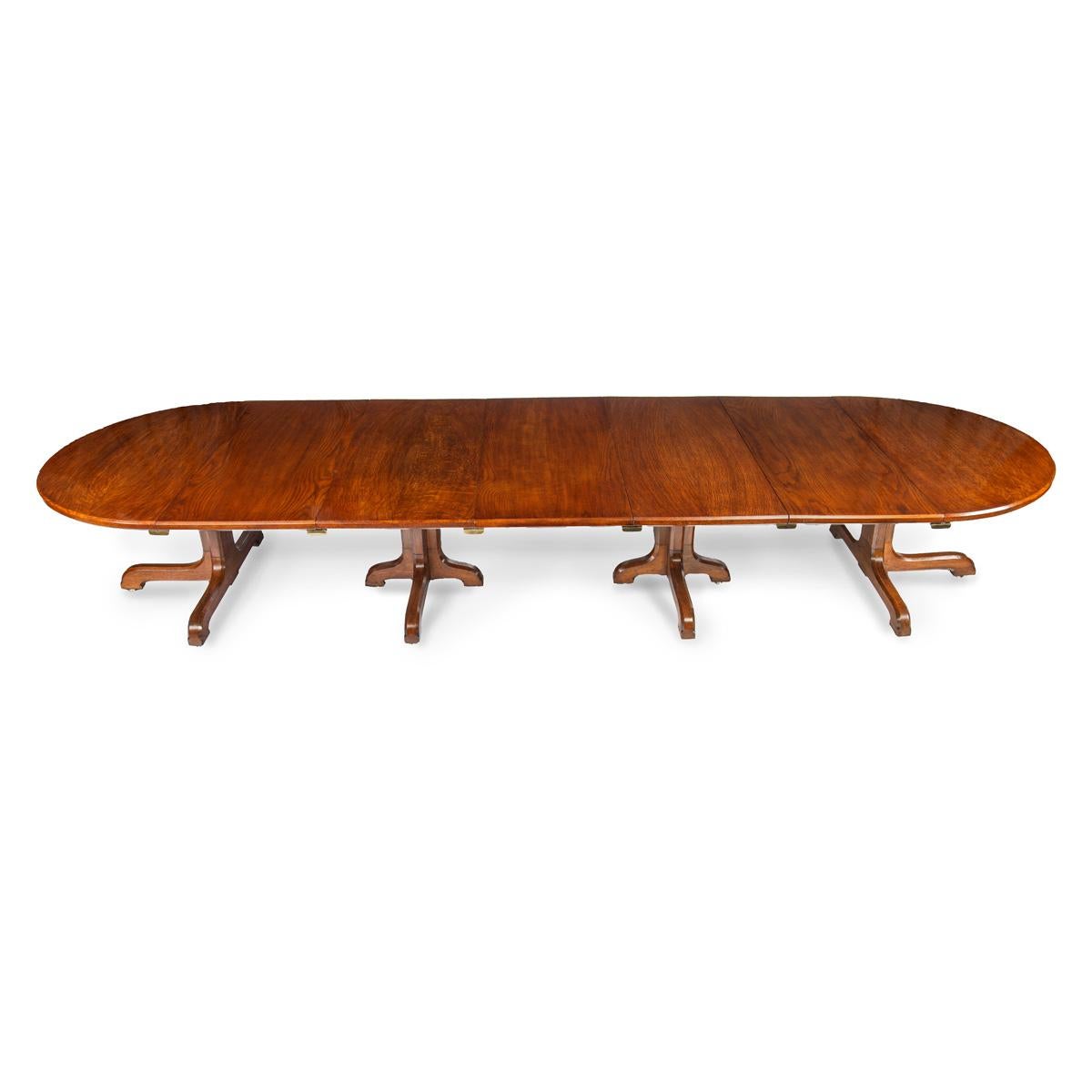 A Fine Quality and Large Four Pillar Brown Oak Extending Dining Table, c.1900 For Sale 2