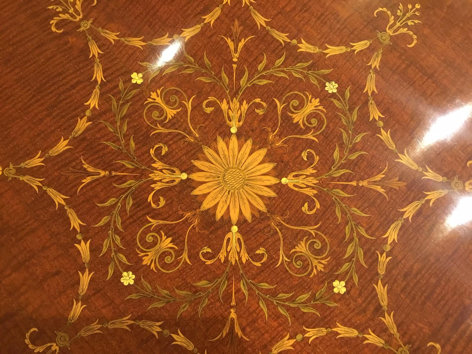 Mahogany Fine Quality Edwardian Period Octagonal Marquetry Inlaid Table For Sale