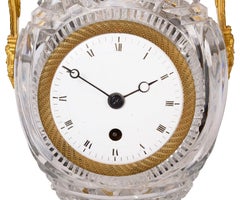 Horloge vase en cristal de style Empire français de Baccarat de qualité supérieure, datant d'environ 1860