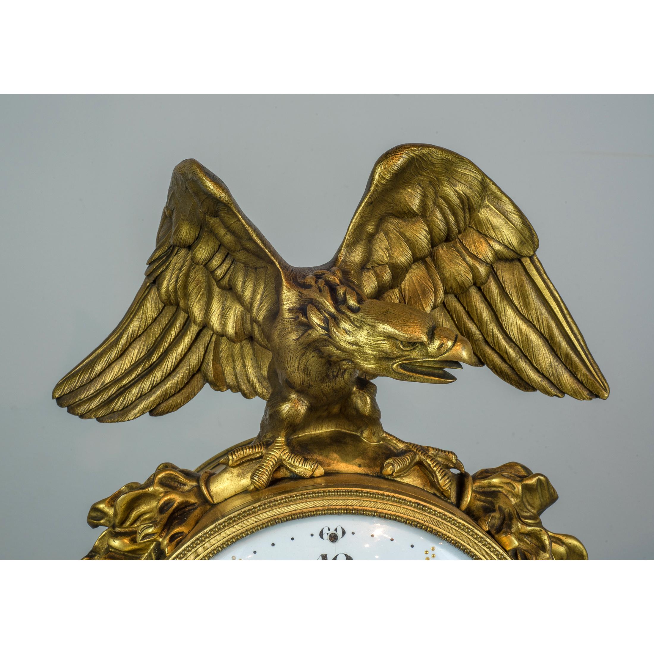 Pendule de cheminée française de qualité en bronze doré et patiné en vente 1
