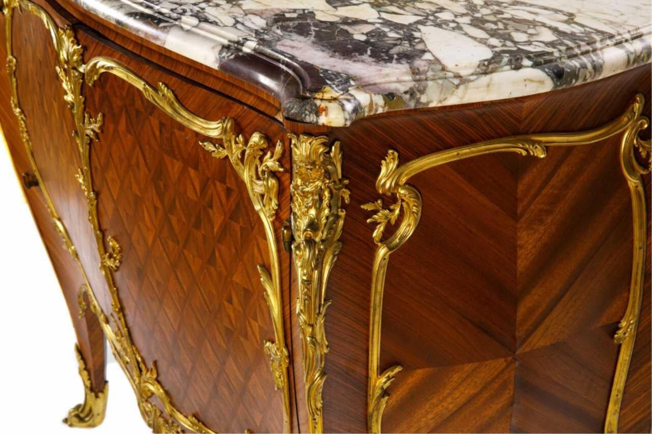 Fine Quality Gilt Bronze-Mounted Marble Top Commode by to François Linke For Sale 1