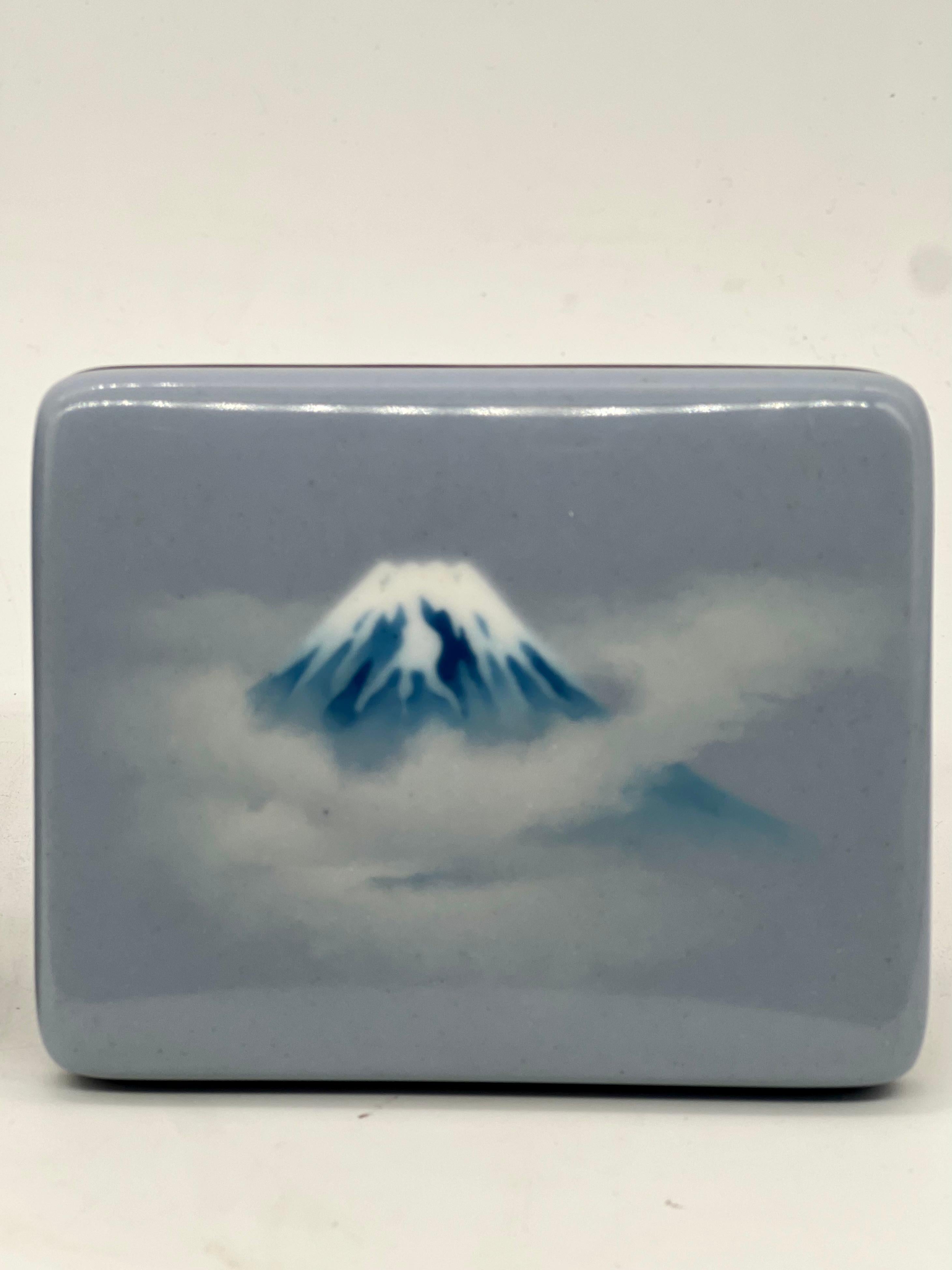 Scatola di smalto cloisonne giapponese di alta qualità in stile Sosuke, attribuita ad Ando. in vendita 6