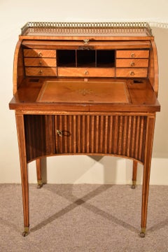 Fine Quality Late 18th Century Satinwood Roll Top Writing Desk