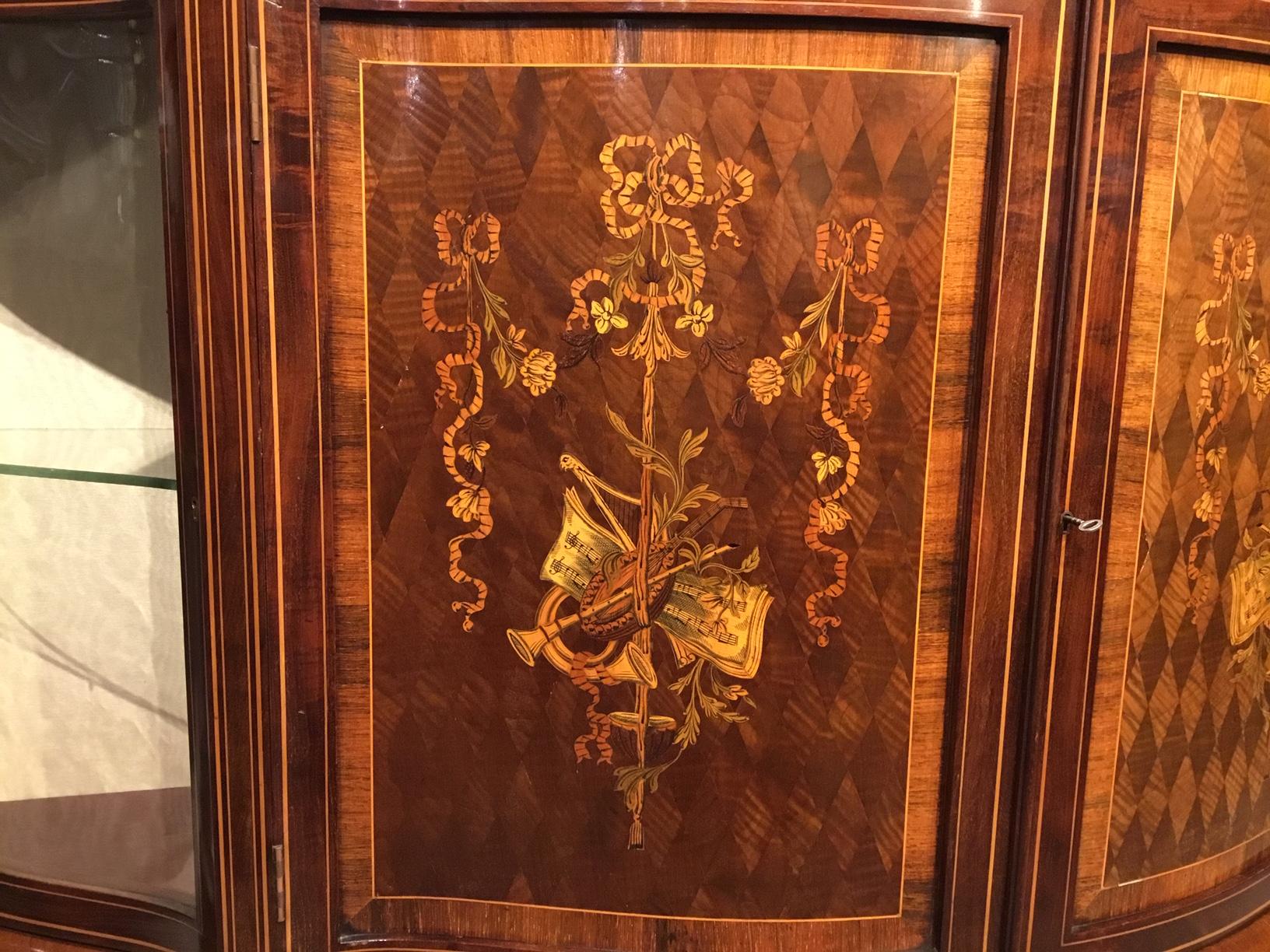 Fine Quality Marquetry Inlaid Edwardian Period Serpentine Side Cabinet In Excellent Condition For Sale In Darwen, GB