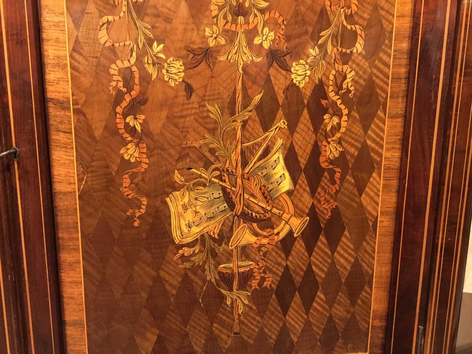 Mahogany Fine Quality Marquetry Inlaid Edwardian Period Serpentine Side Cabinet For Sale
