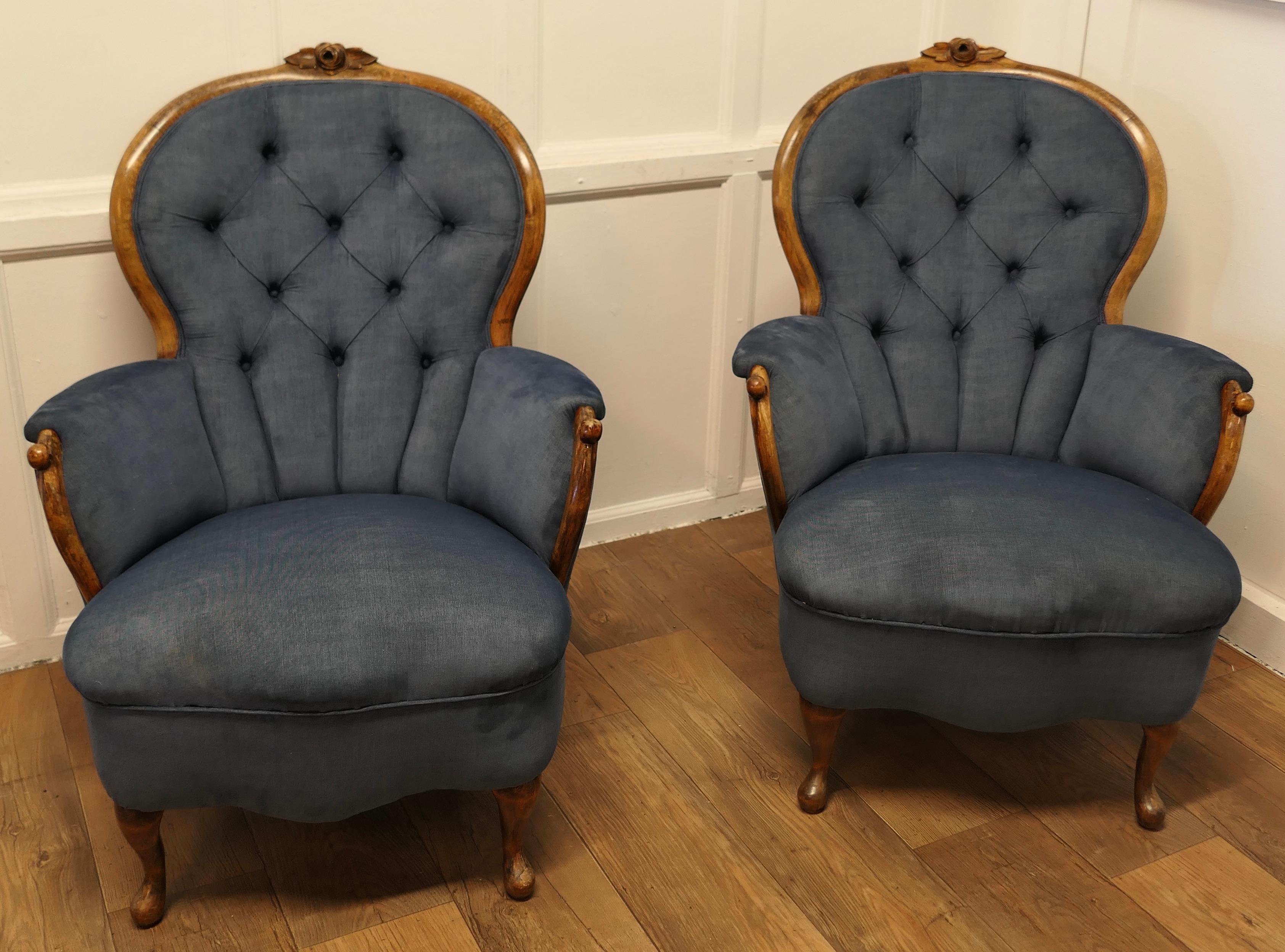 French Provincial A Fine Quality Pair of French Walnut Button Back Salon Chairs For Sale