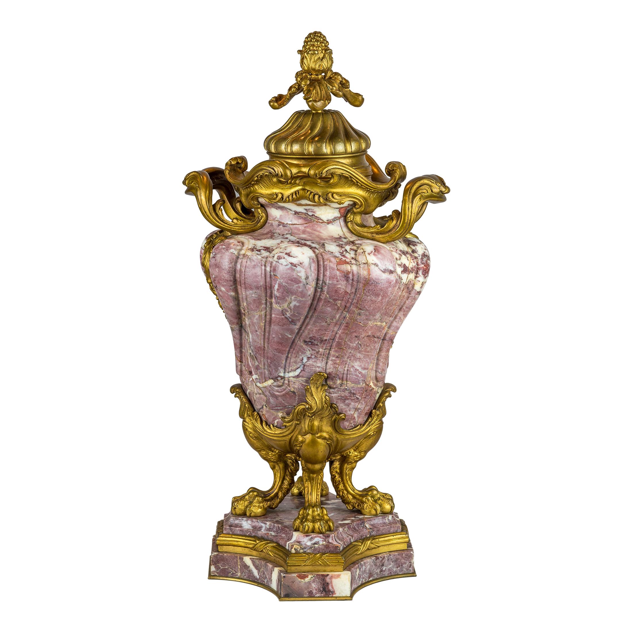 Baroque A Fine Quality Pair of Louis XV-style Ormolu-Mounted and Fleur de Pêcher Marble  For Sale