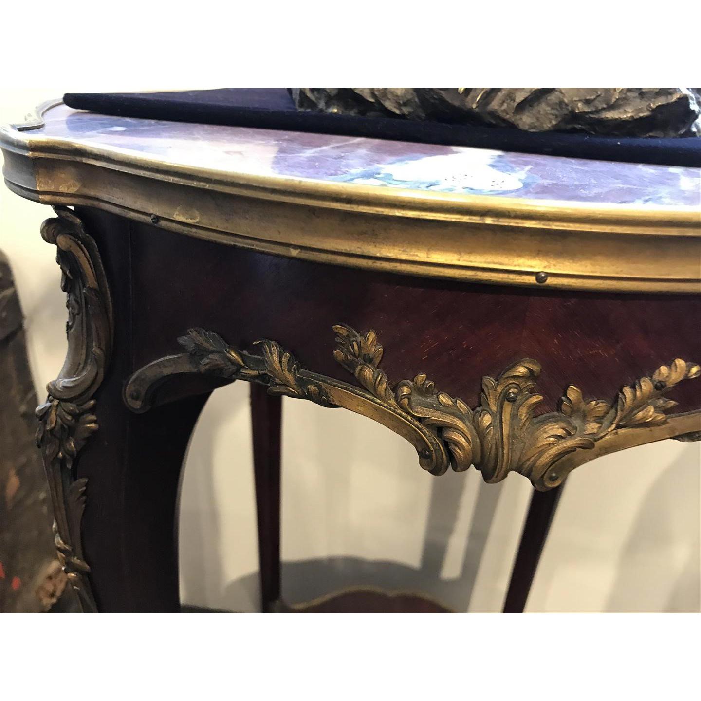 Fine Quality Pair of Louis XVI Style Marble-Top Side Table For Sale 1