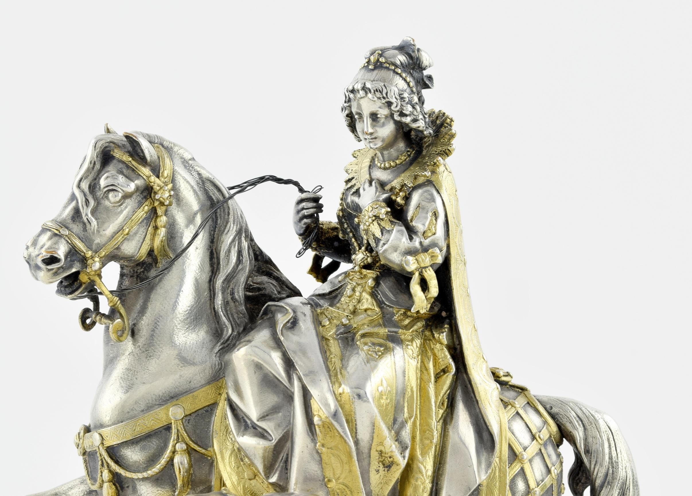 Eine hochwertige, paketvergoldete und versilberte Skulpturengruppe (Viktorianisch) im Angebot