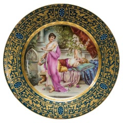 Assiette de cabinet en porcelaine dorée de Royal Vienna Porcelain représentant deux beautés