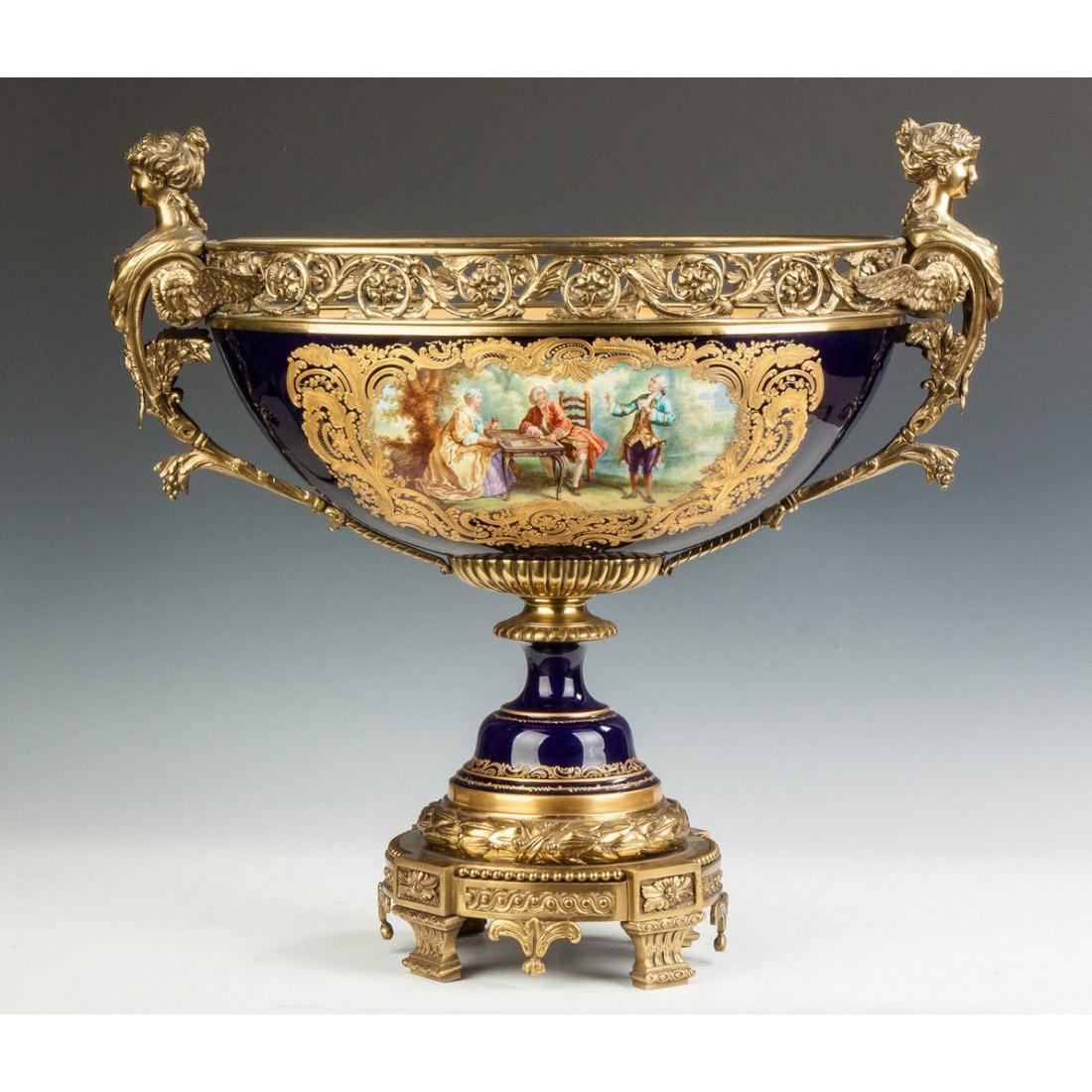 Fine Quality Sèvres Gilt Bronze Mounted and Cobalt Hand Painted Porcelain Garn In Good Condition For Sale In New York, NY