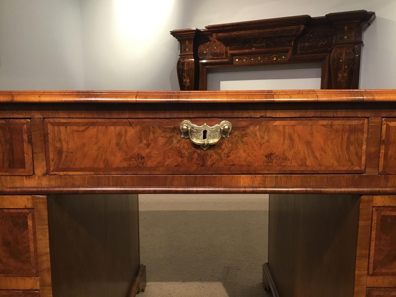 Fine Quality Walnut Edwardian Period Partners Desk in the Georgian Style In Excellent Condition In Darwen, GB