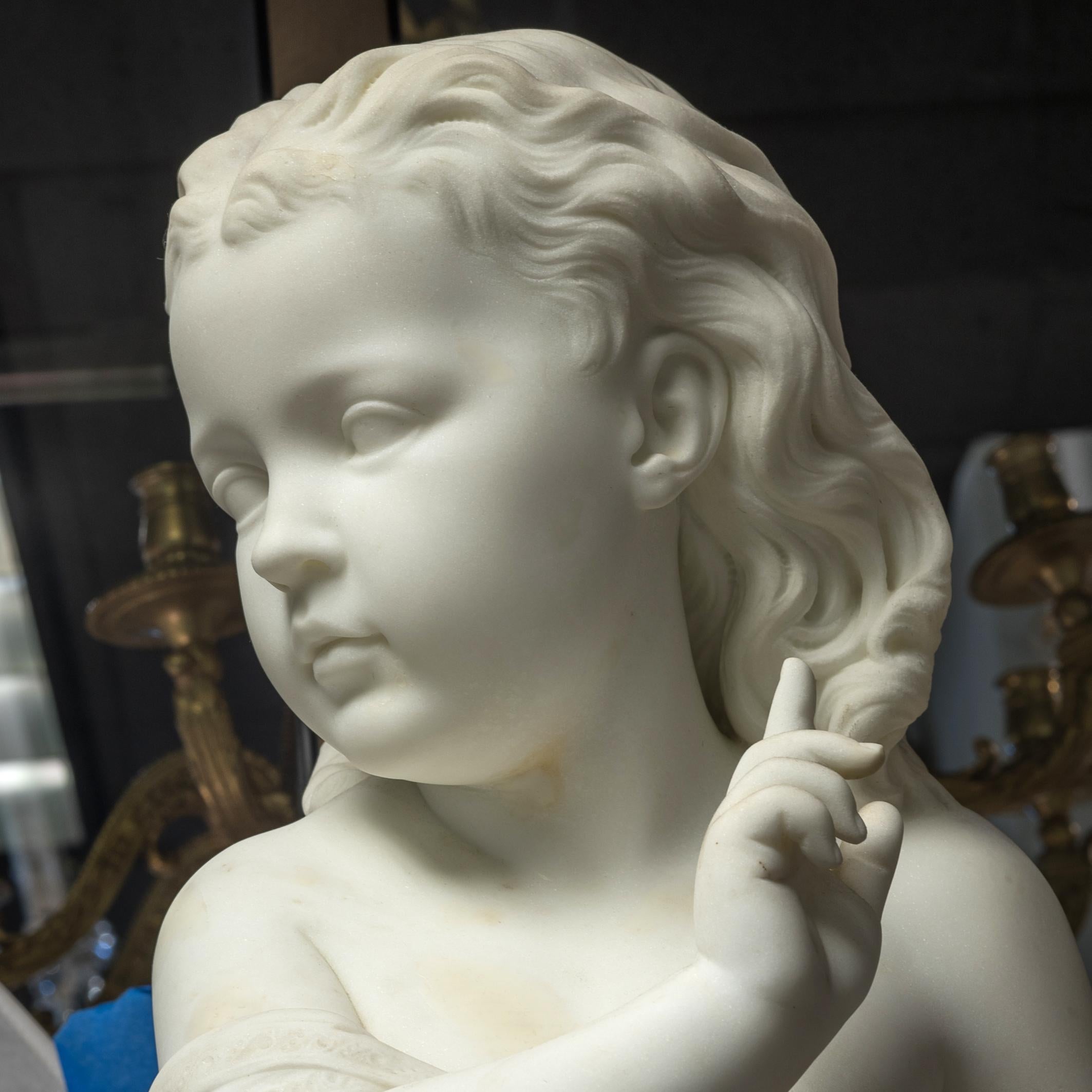Anglais Sculpture en marbre blanc d'une fille par F. J. Williamson