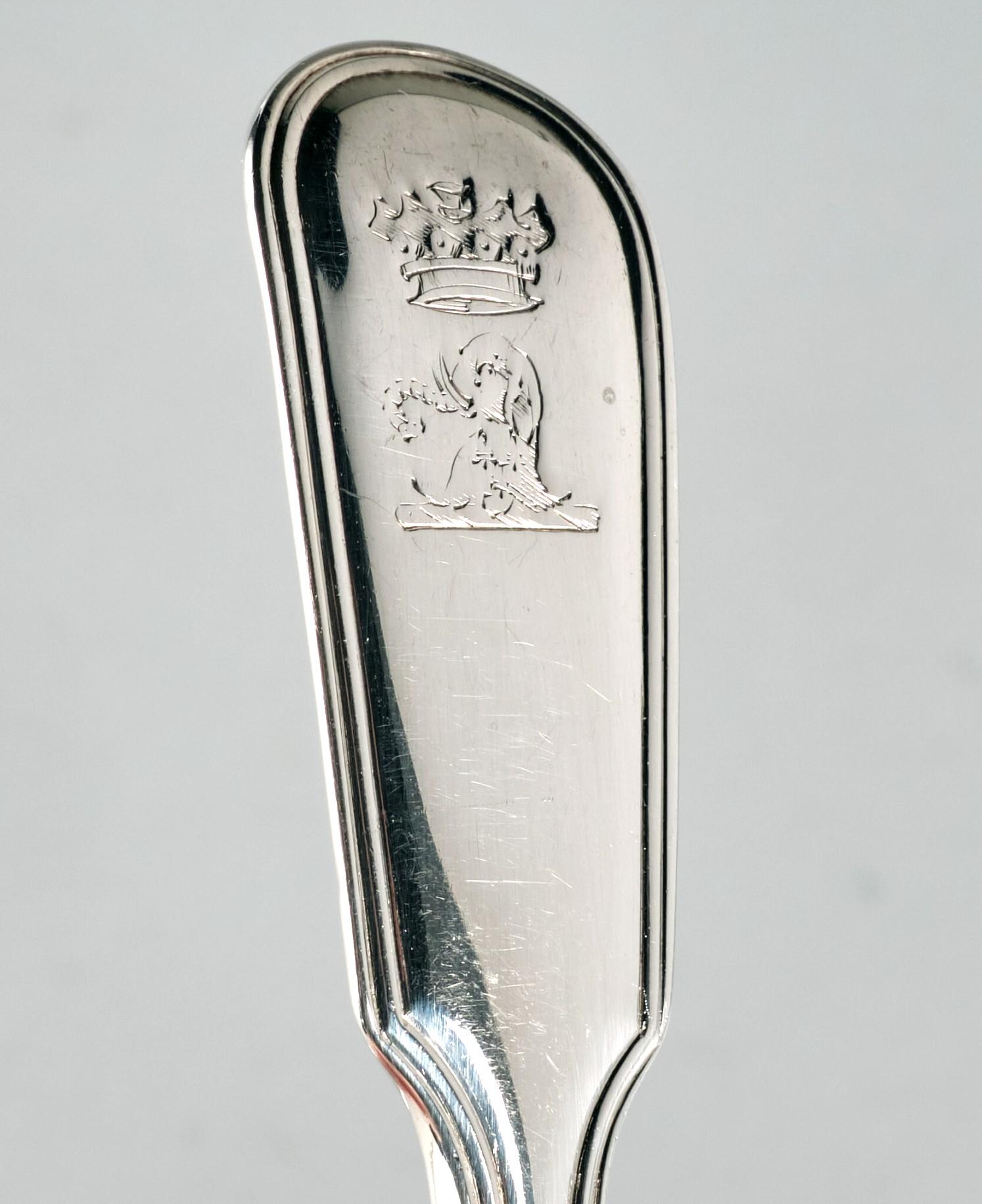 Rare & Important Pair of 18th Century Georgian Sterling Silver Ice Cream Shovels In Good Condition For Sale In Ottawa, Ontario