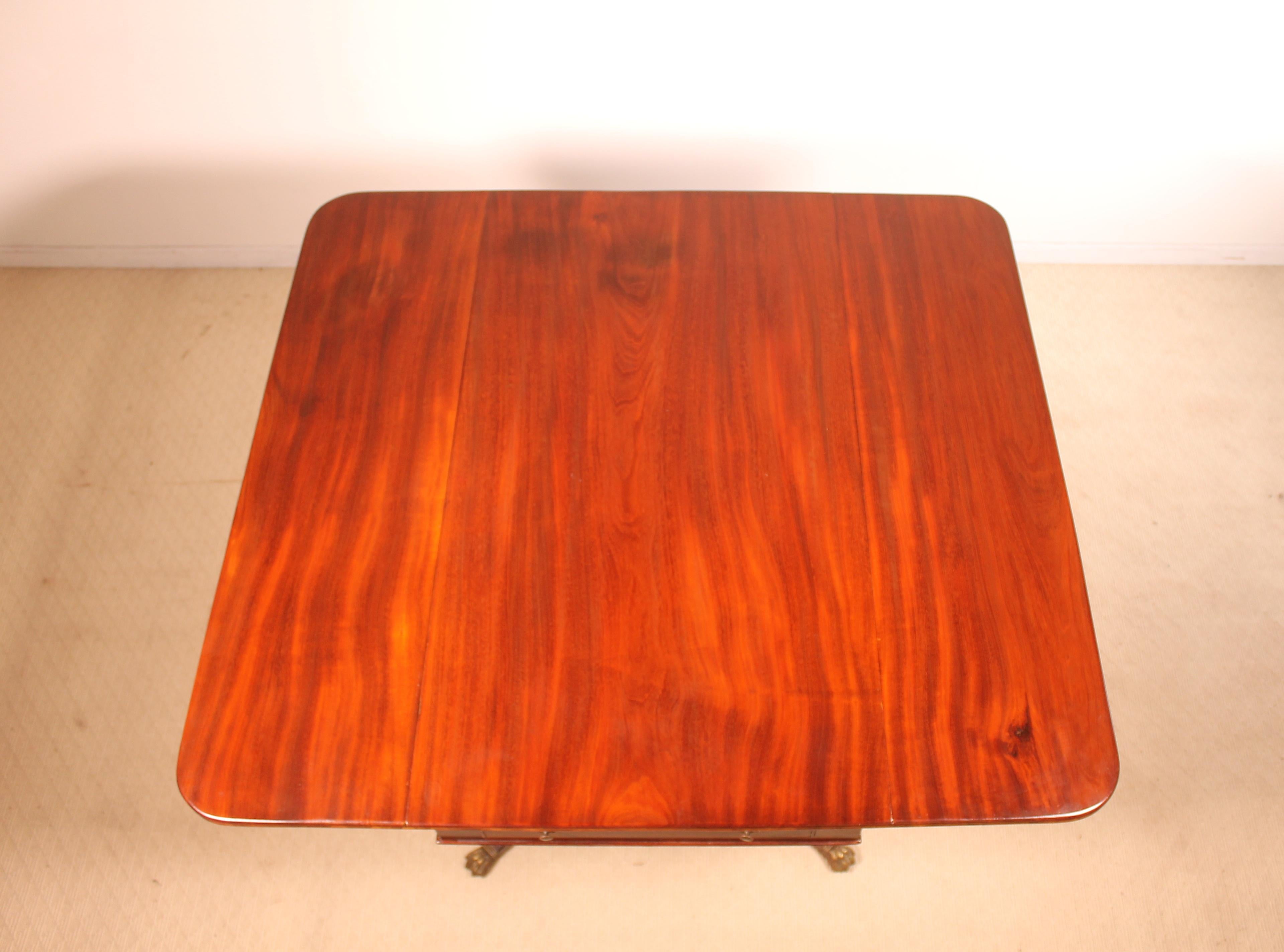 English Fine Regency Drum Table or Card Table in Mahogany For Sale