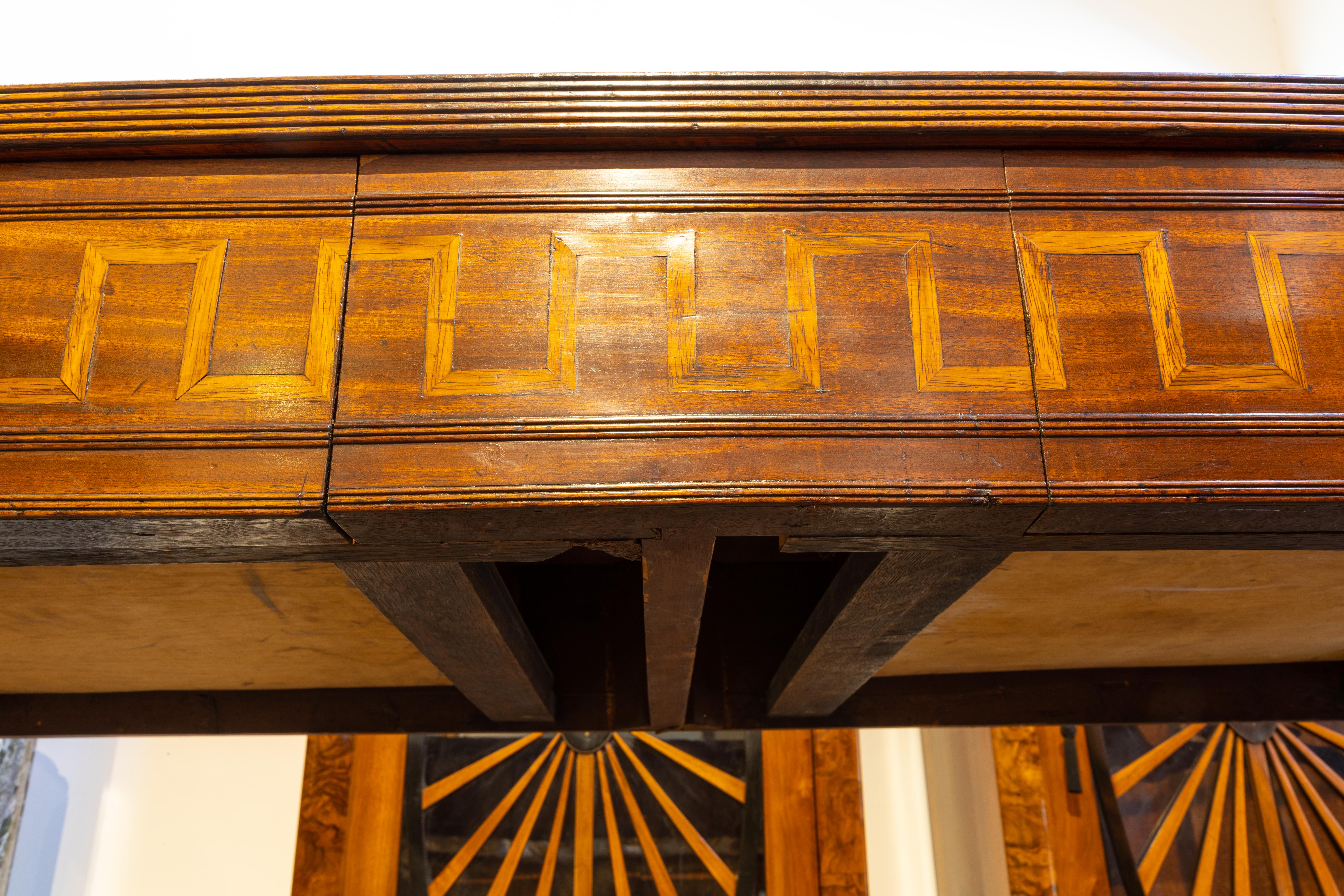 Fine Regency Period Mahogany and Satinwood Inlayed Console, Hand Carved In Good Condition In Dallas, TX