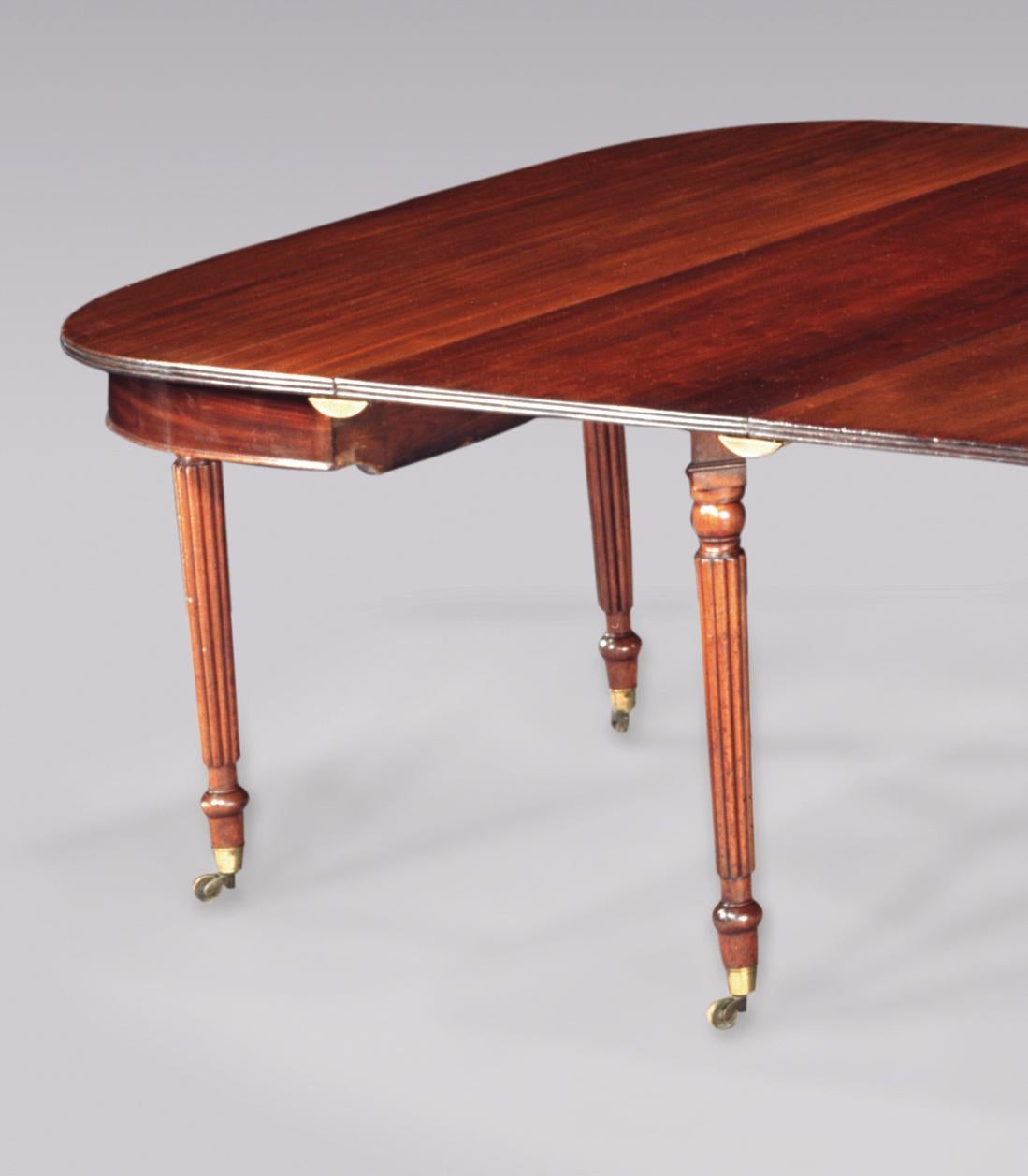 English Fine Regency Period Mahogany Extending Dining Table For Sale