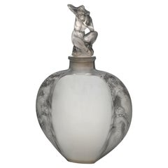 Un bel vaso art déco di René Lalique "Sirènes avec bouchon figurine", 1920 ca.