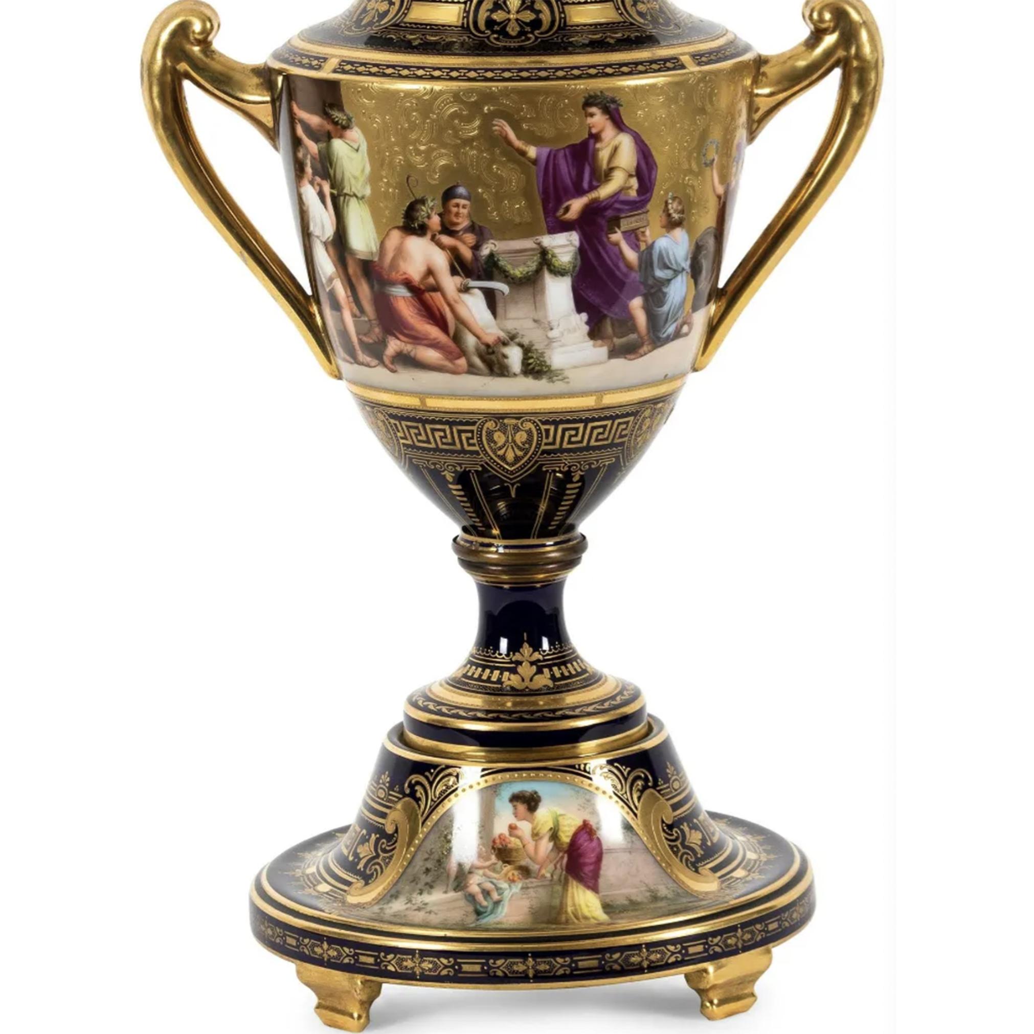 A Fine Royal Vienna Porcelain Urn, Cover and Stand  In Good Condition For Sale In New York, NY