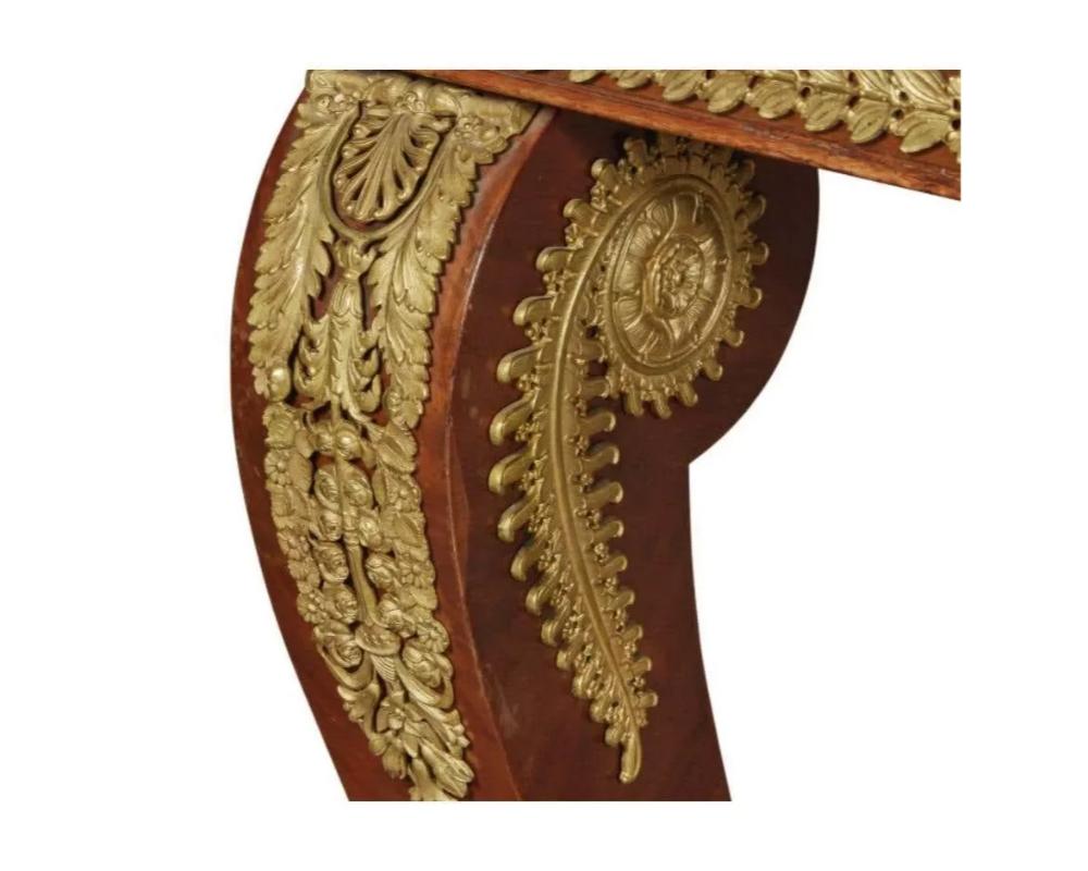 Table console russe de style Empire en acajou avec ornements en bronze doré, vers 1815 en vente 2