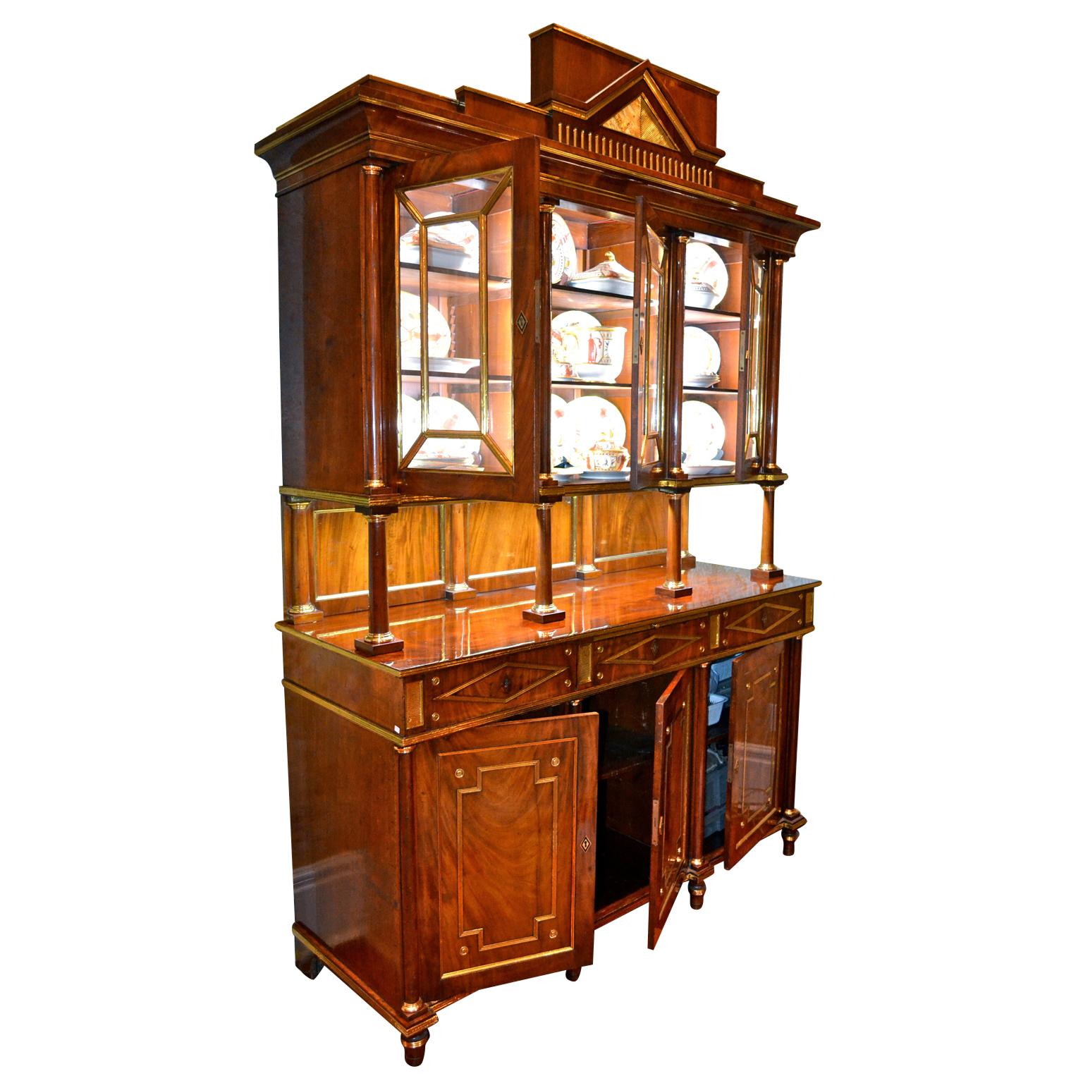 18th Century Imperial Russian Gilt Bronze, Brass and Mahogany Display Cabinet In Good Condition For Sale In Vancouver, British Columbia