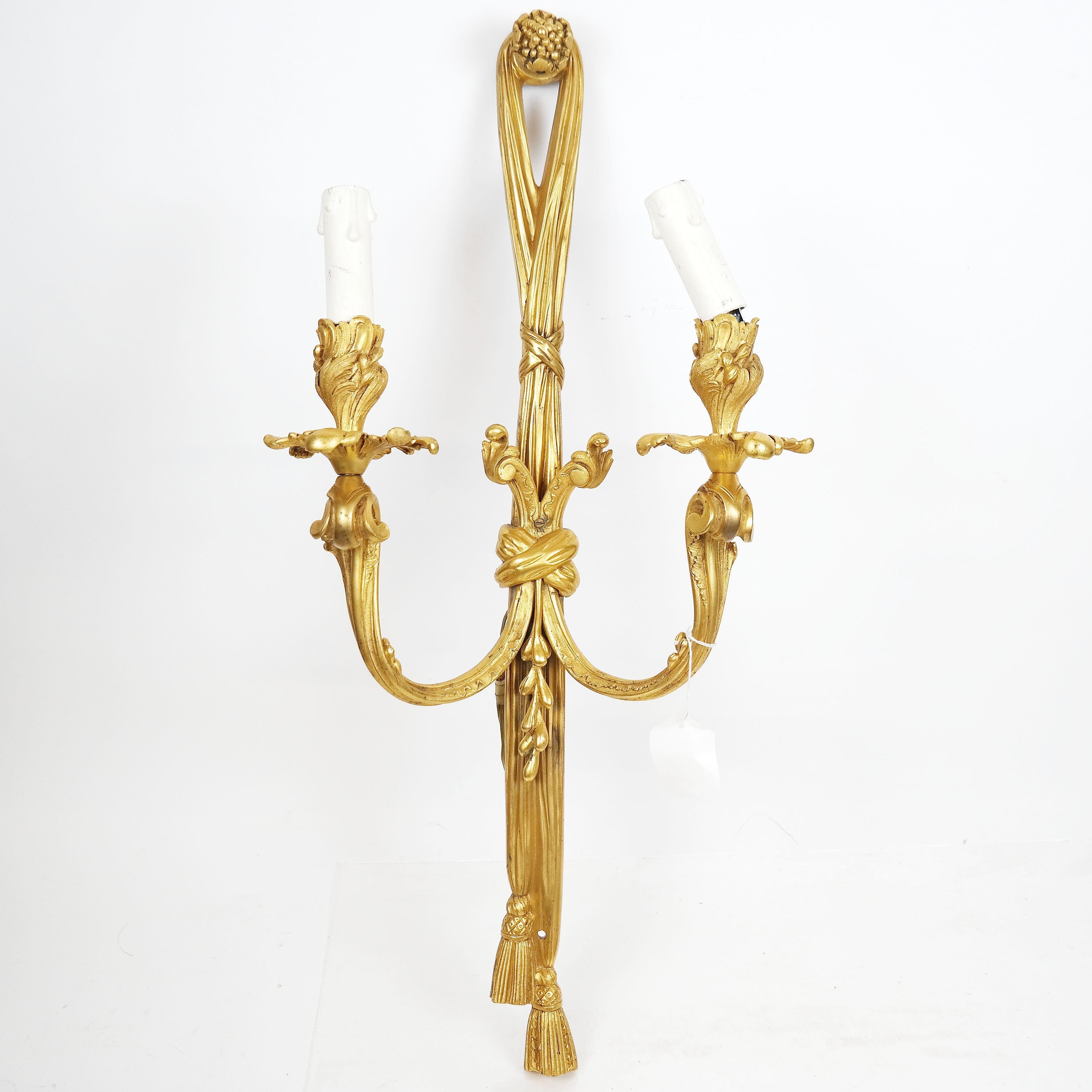 Fine Set of 4 19th Century French Louis XVI Gilt Bronze Sconces In Good Condition For Sale In Dallas, TX
