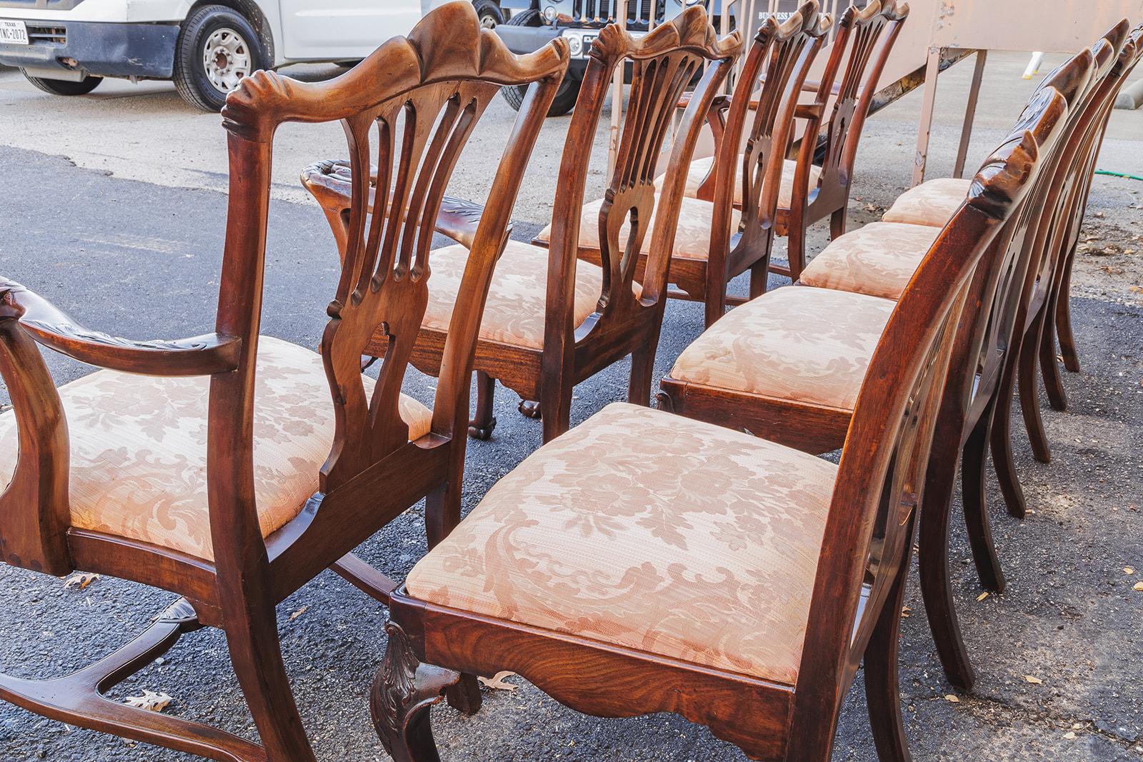 A fine set of 8 19th c Irish mahogany dining chairs by Butler of Dublin For Sale 2