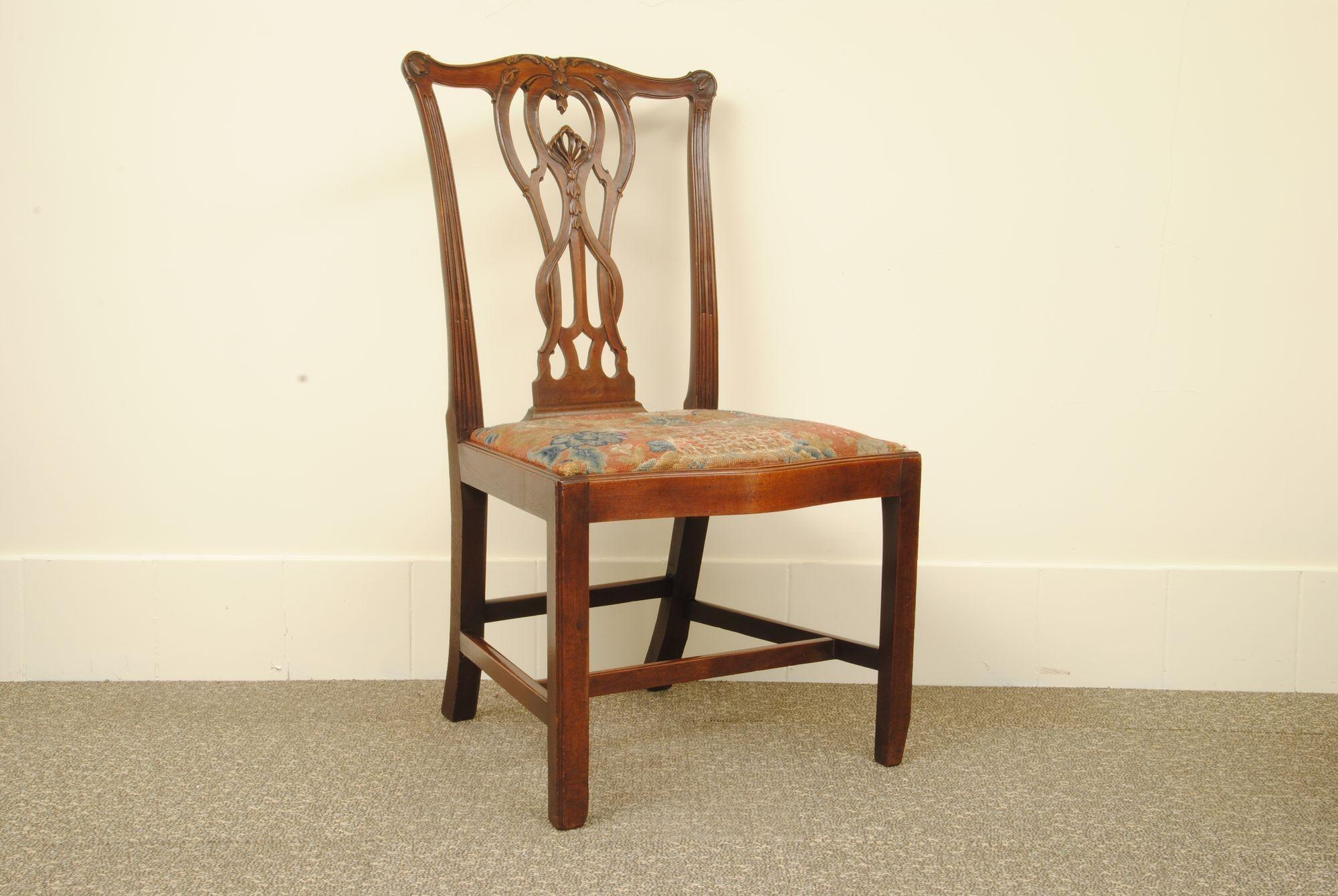 English Fine Set of 8 Chippendale Period Chairs For Sale