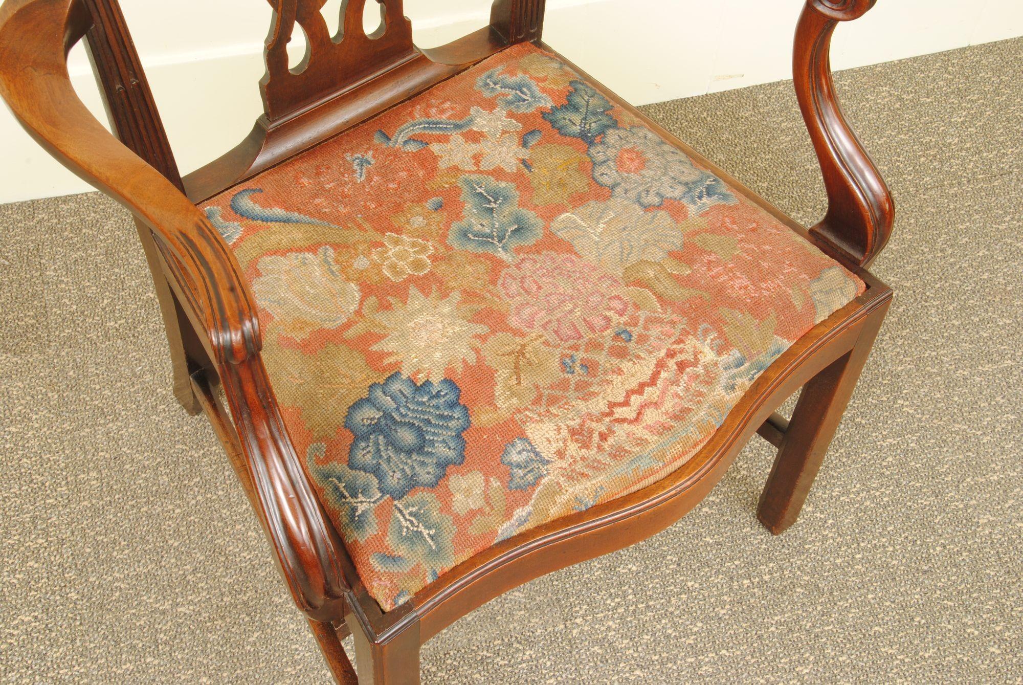 18th Century and Earlier Fine Set of 8 Chippendale Period Chairs For Sale