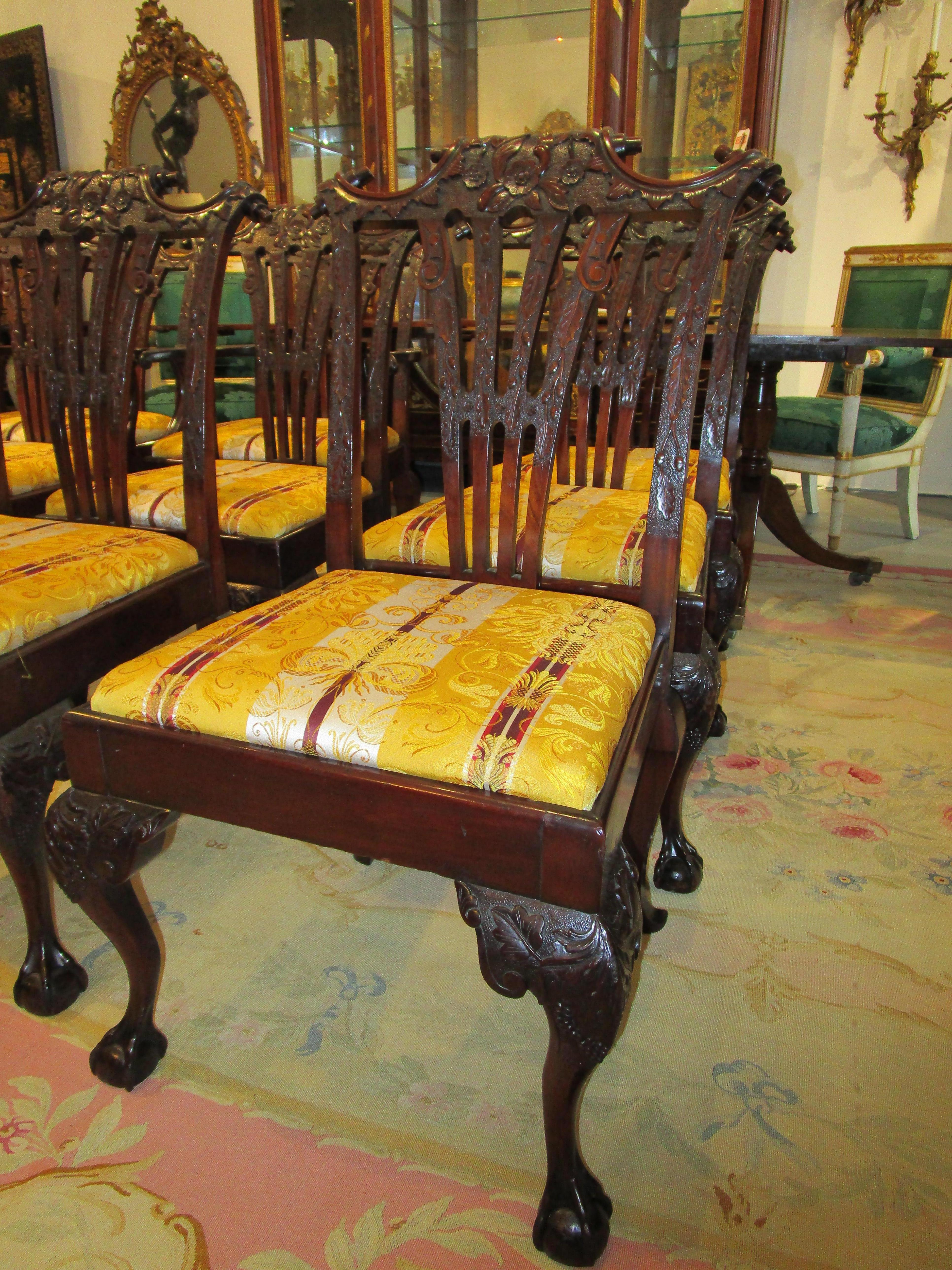 Fine Set of Important 12 19th Century English Chippendale Mahogany Dining Chairs In Good Condition For Sale In Dallas, TX