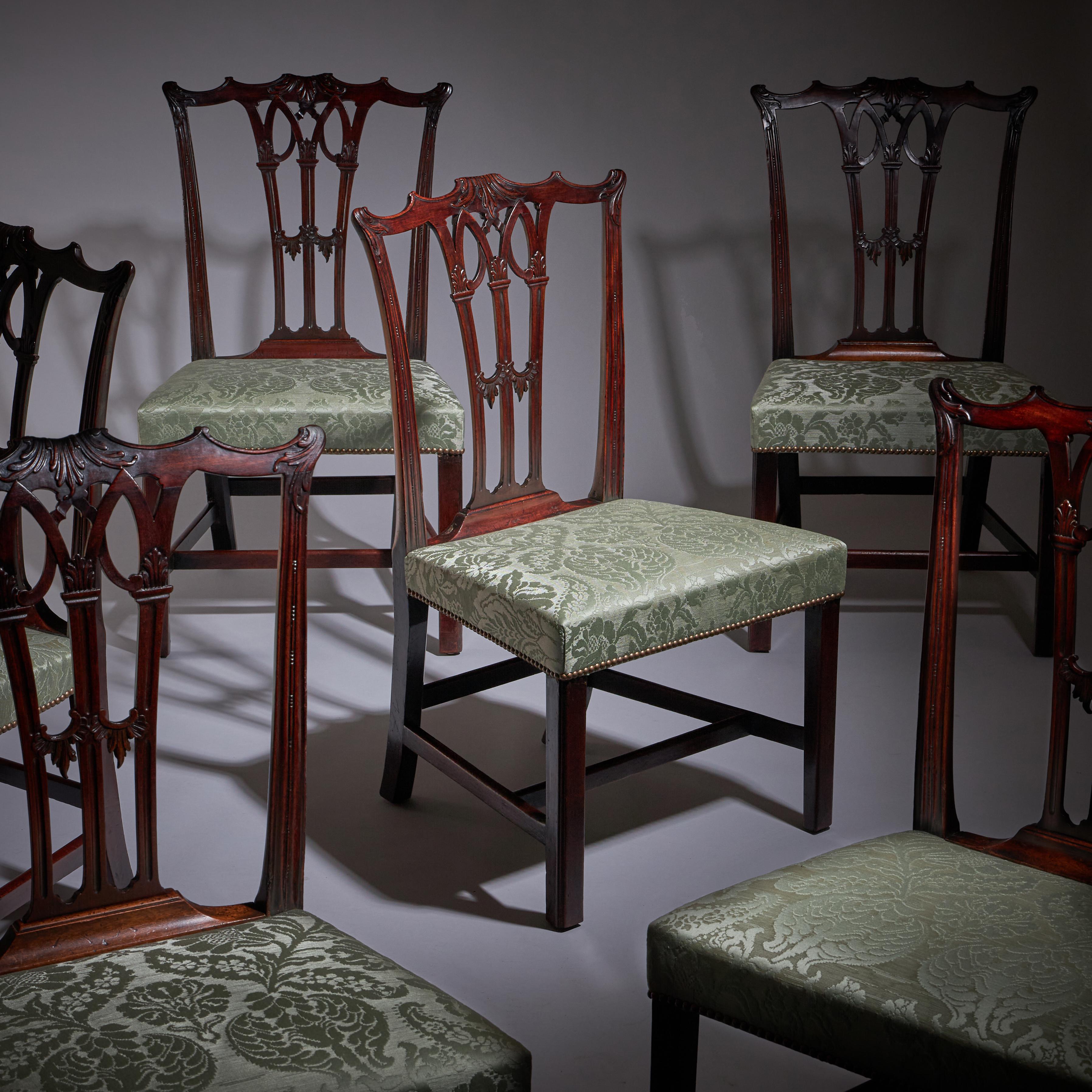 Un raffinato set di sei sedie da pranzo Chippendale gotiche del XVIII secolo di Giorgio III, 1760 In condizioni buone in vendita a Oxfordshire, United Kingdom