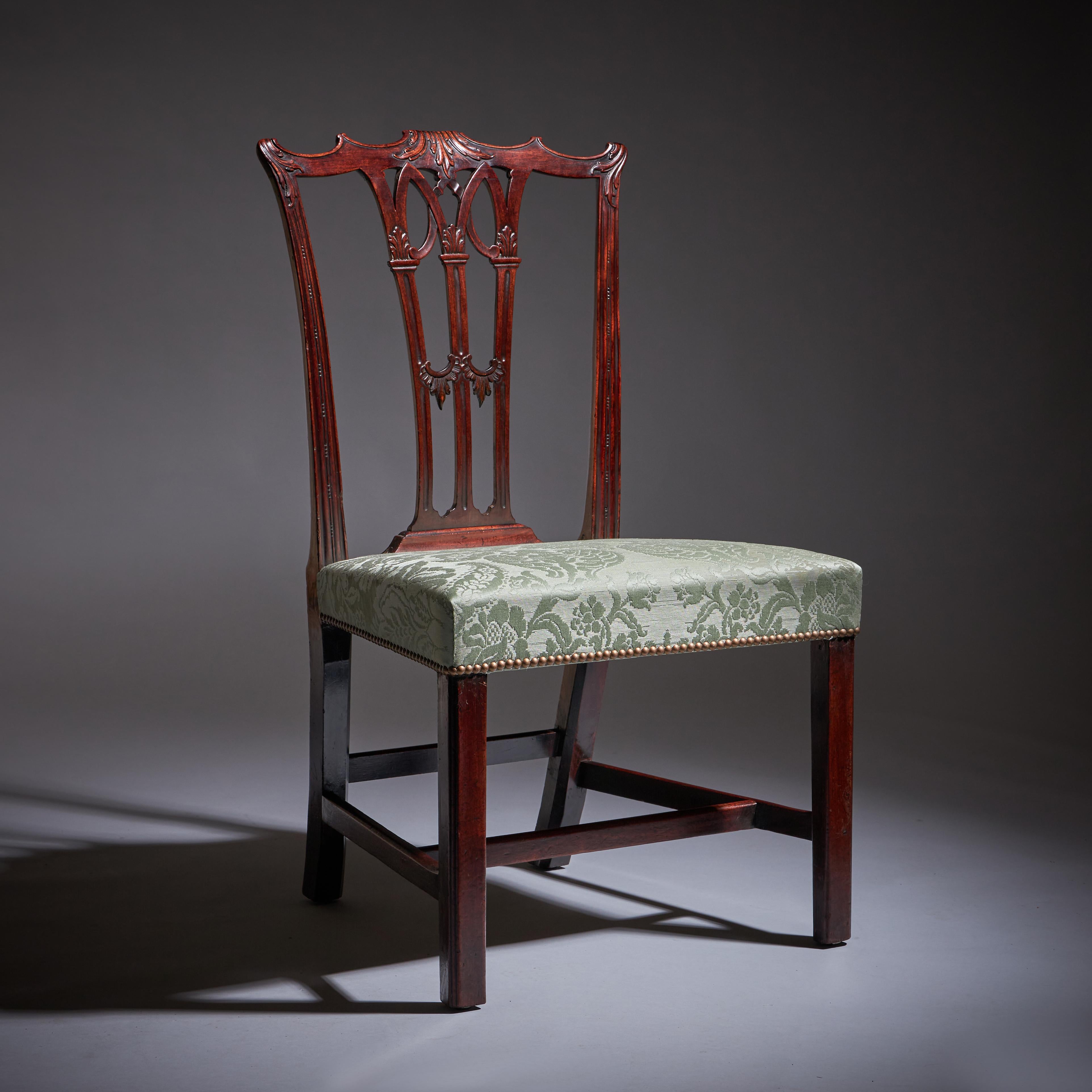 Un raffinato set di sei sedie da pranzo Chippendale gotiche del XVIII secolo di Giorgio III, 1760 in vendita 1