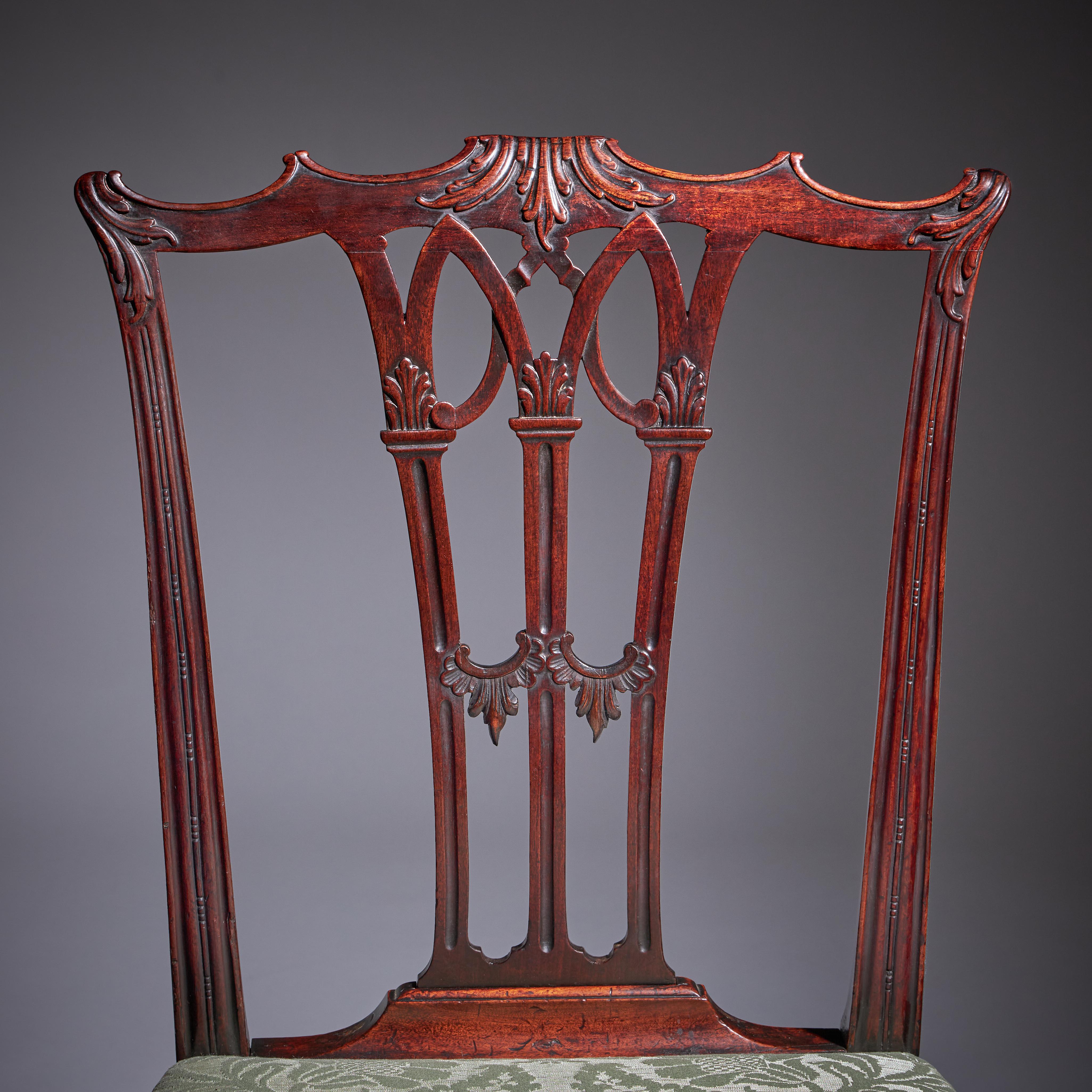 Un raffinato set di sei sedie da pranzo Chippendale gotiche del XVIII secolo di Giorgio III, 1760 in vendita 3