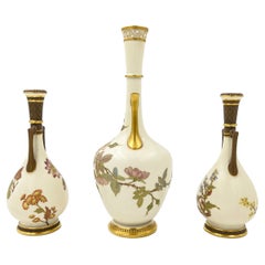 Raffinato set di tre vasi di porcellana Royal Worcester