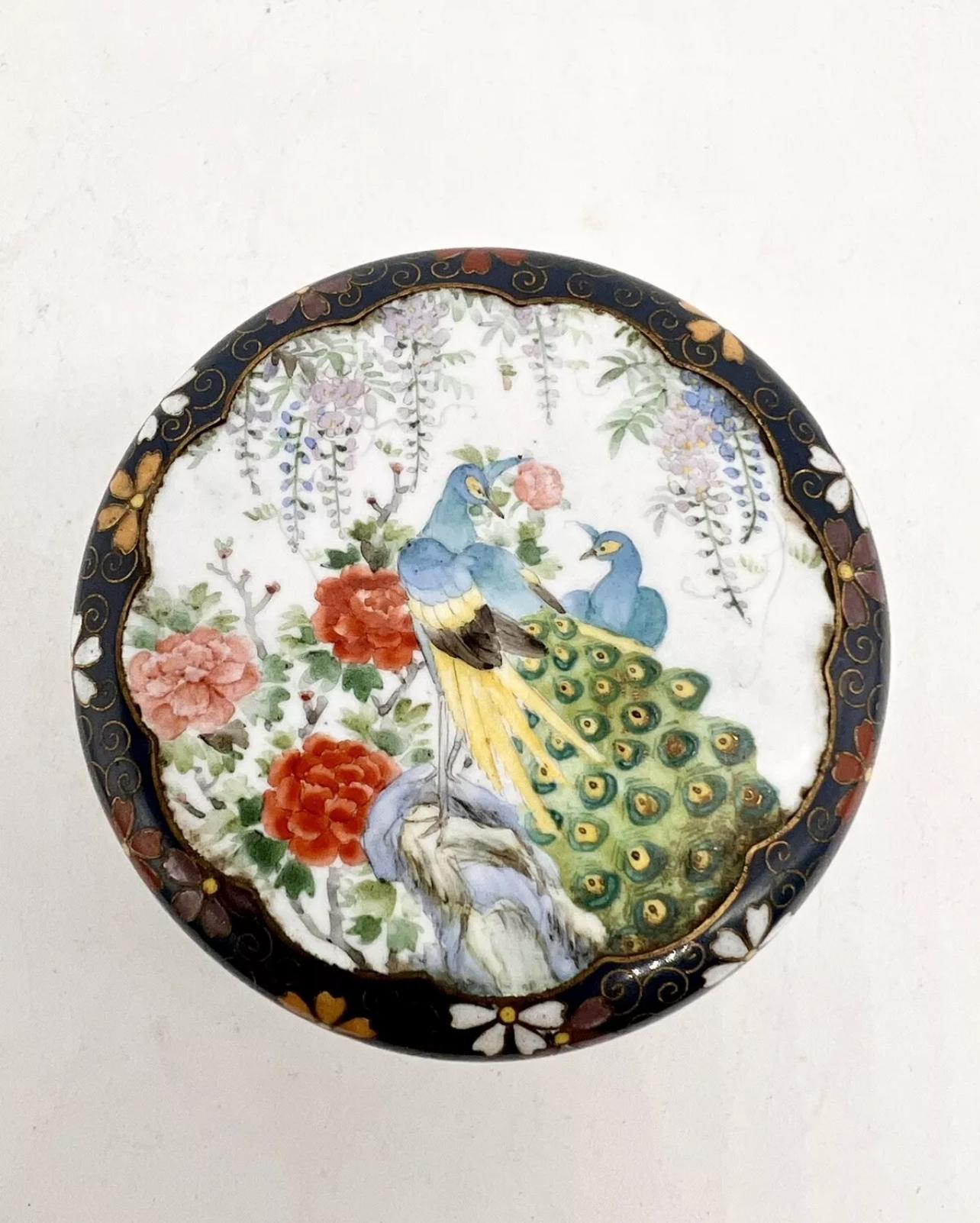 Fina e inusual caja y tapa japonesas antiguas de esmalte cloisonné Kogo de Inaba en venta 6