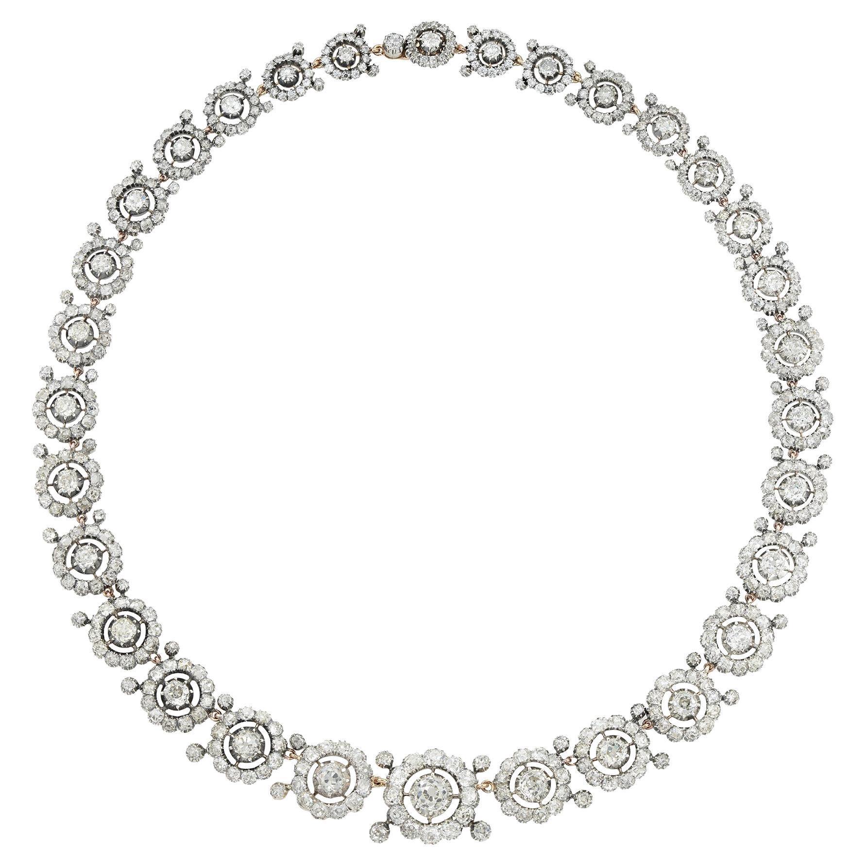 Una raffinata collana vittoriana con diamanti a grappolo