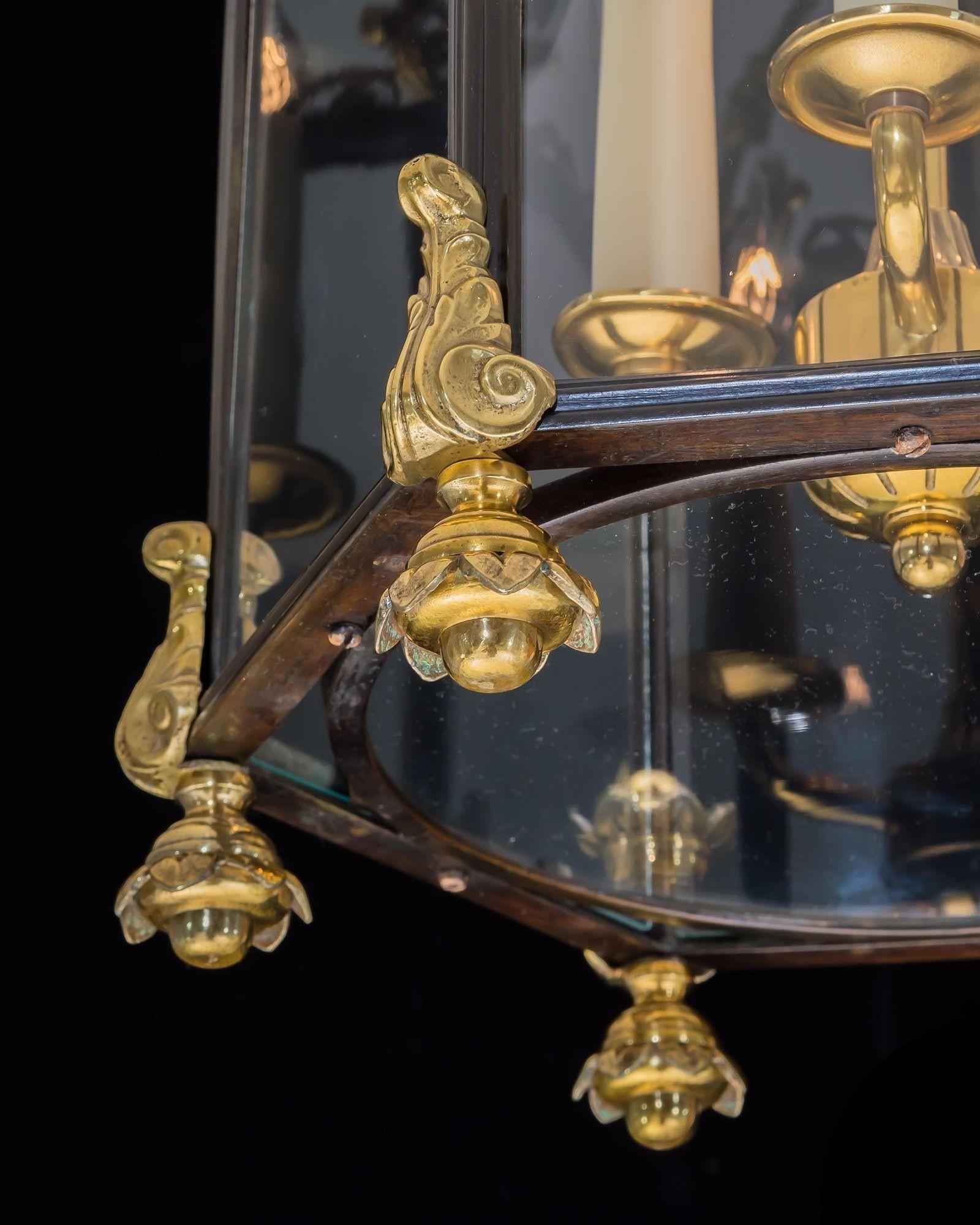 Eine feine viktorianische sechseckige Laterne aus vergoldeter Bronze im Zustand „Gut“ im Angebot in Steyning, West sussex