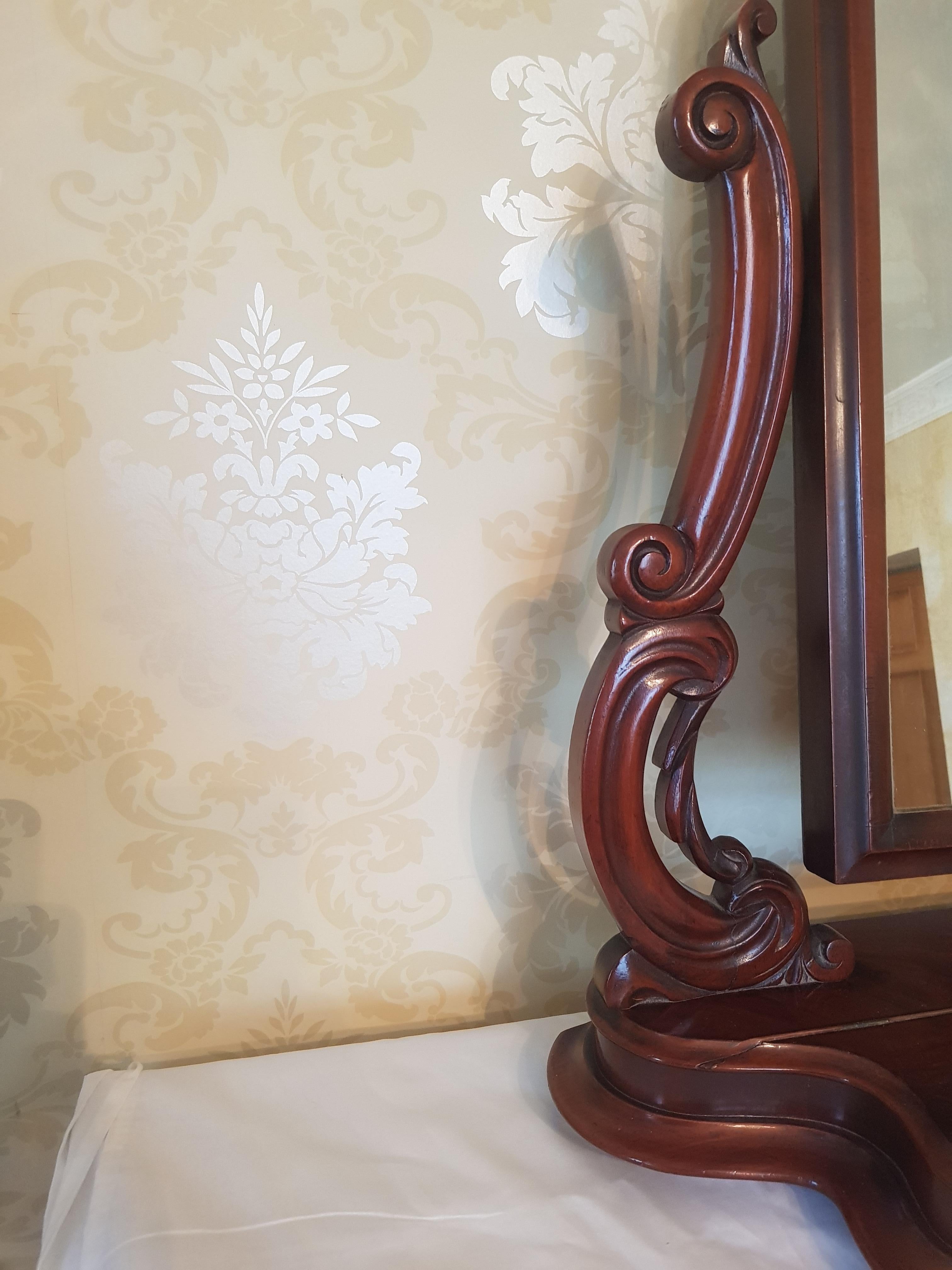 Irish Fine Victorian Mahogany Cheval Dressing Table Mirror For Sale
