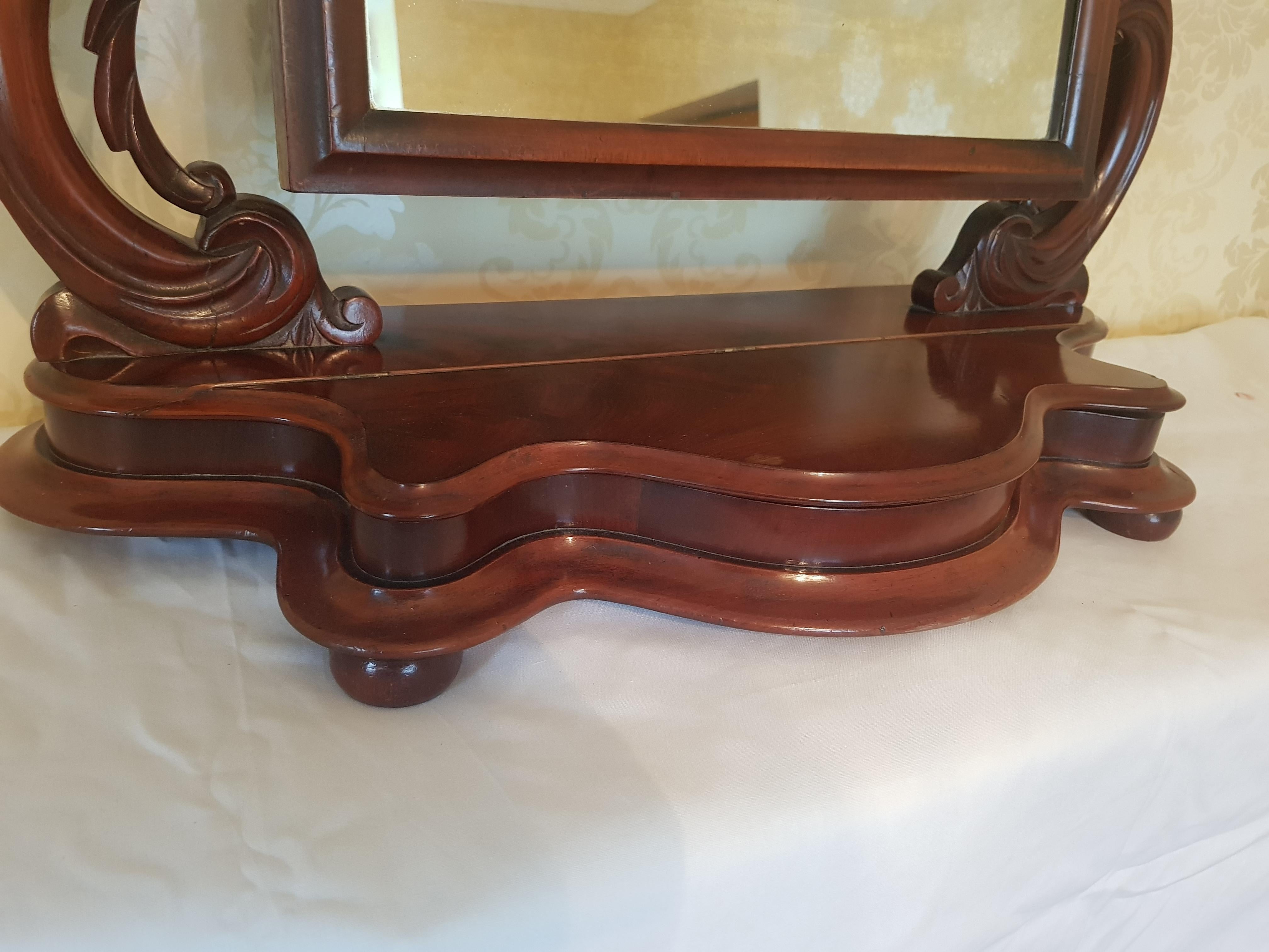 Fine Victorian Mahogany Cheval Dressing Table Mirror In Good Condition For Sale In Dromod, Co. Leitrim