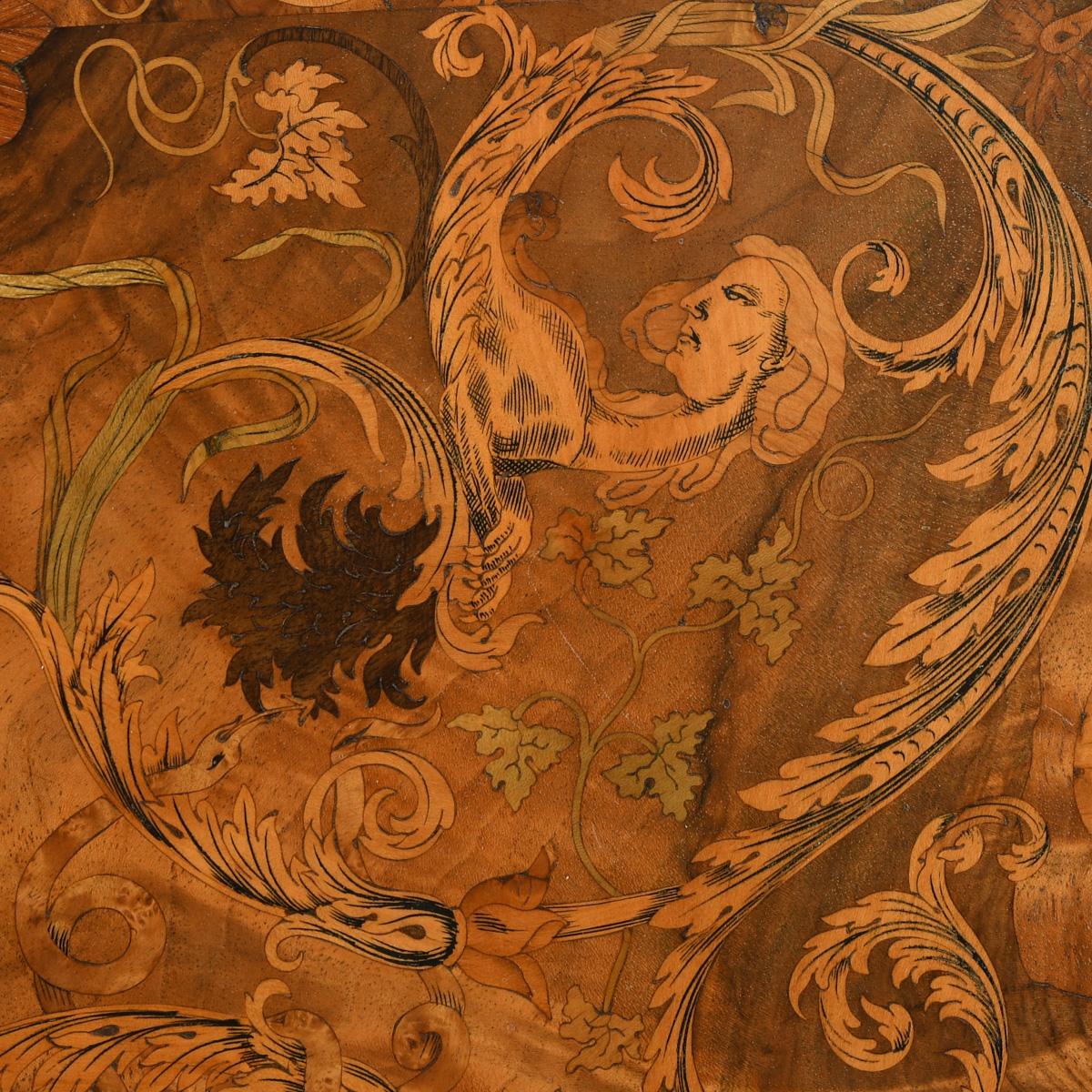 Bois Table centrale victorienne en marqueterie attribuée à Baldos & Co. & H. H. Baldo en vente