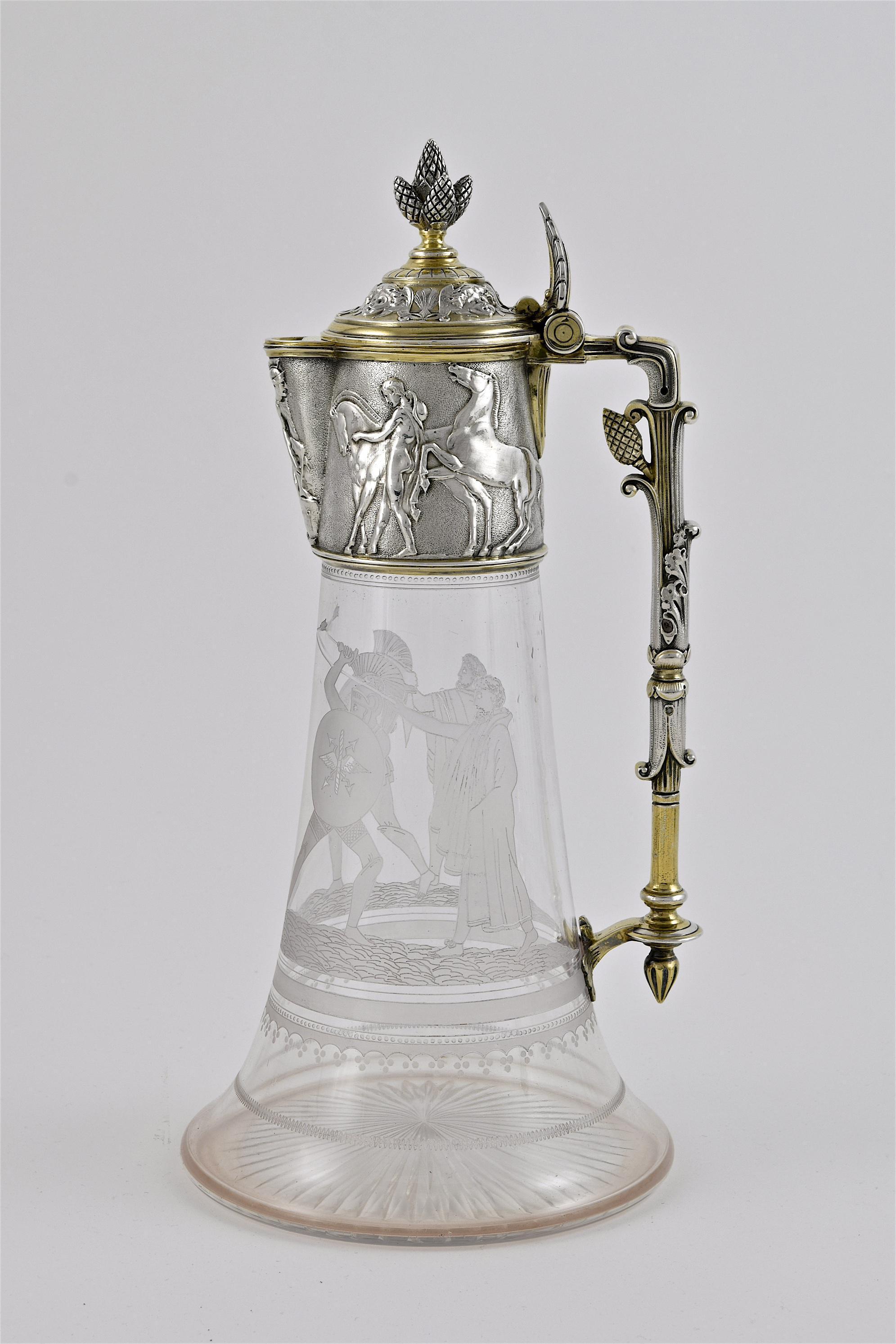 A Fine Victorian Parcel-Gilt Silver Mounted Acid-Etched Glass Claret Jug In Good Condition For Sale In London, GB
