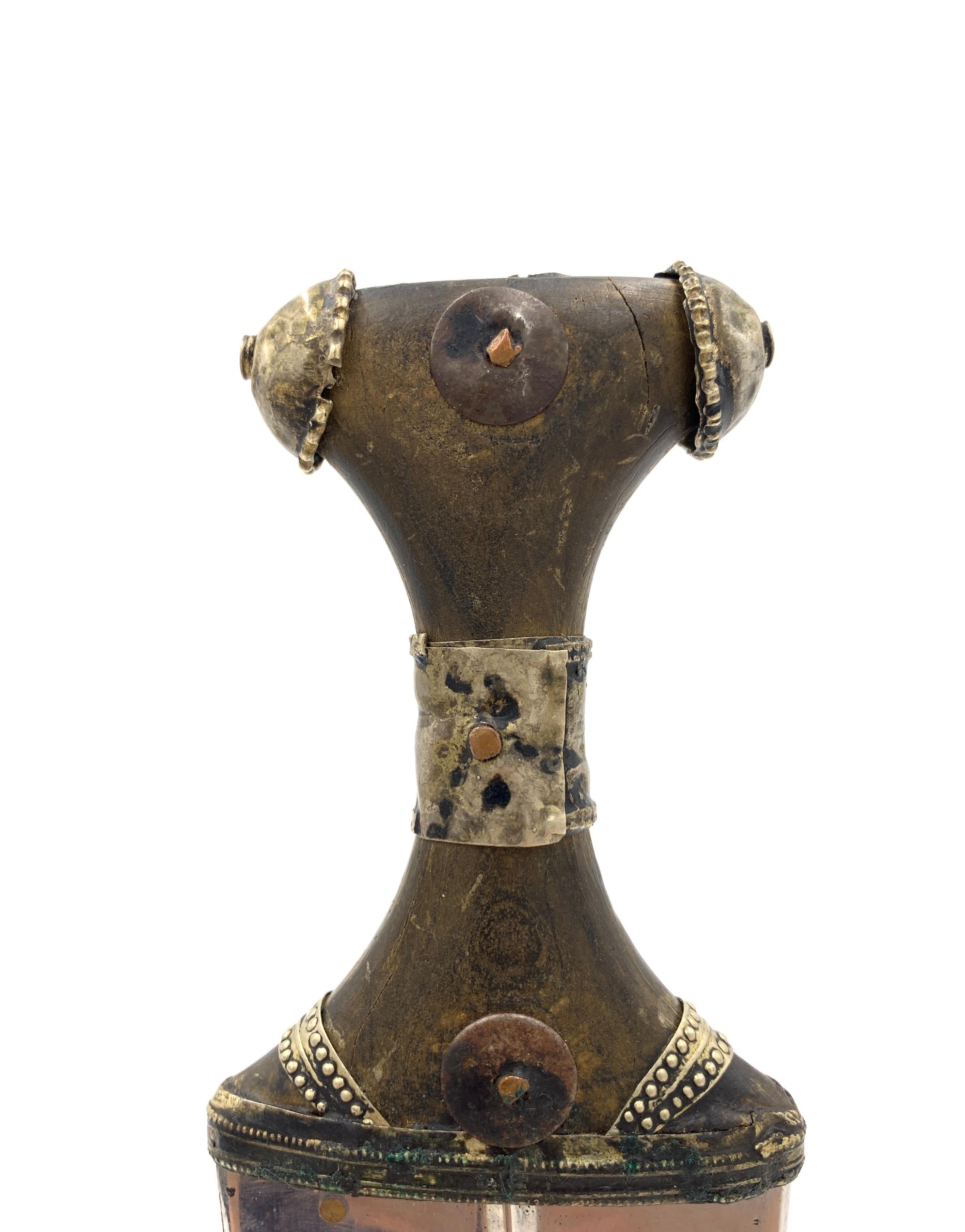Fine Vintage Yemeni Jambiya 'Kanjar' Dagger In Good Condition For Sale In London, GB