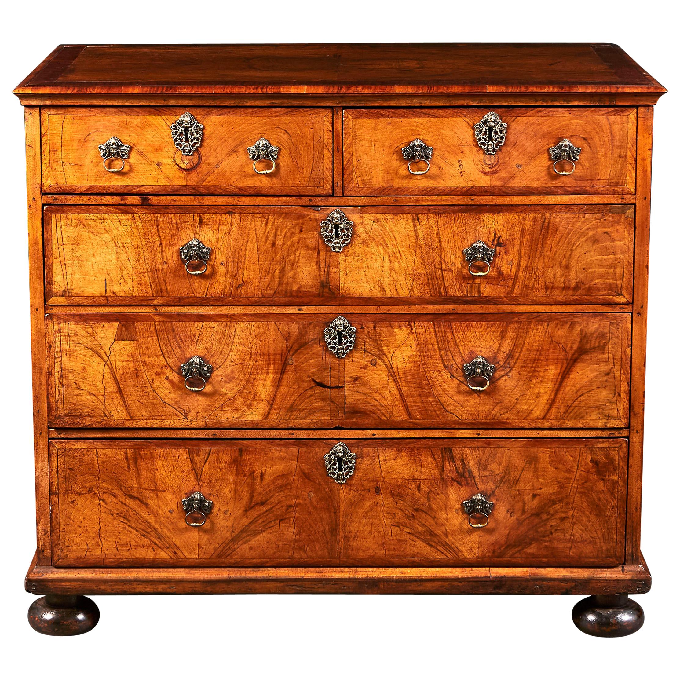 Fine WIlliam and Mary Chest of Drawers