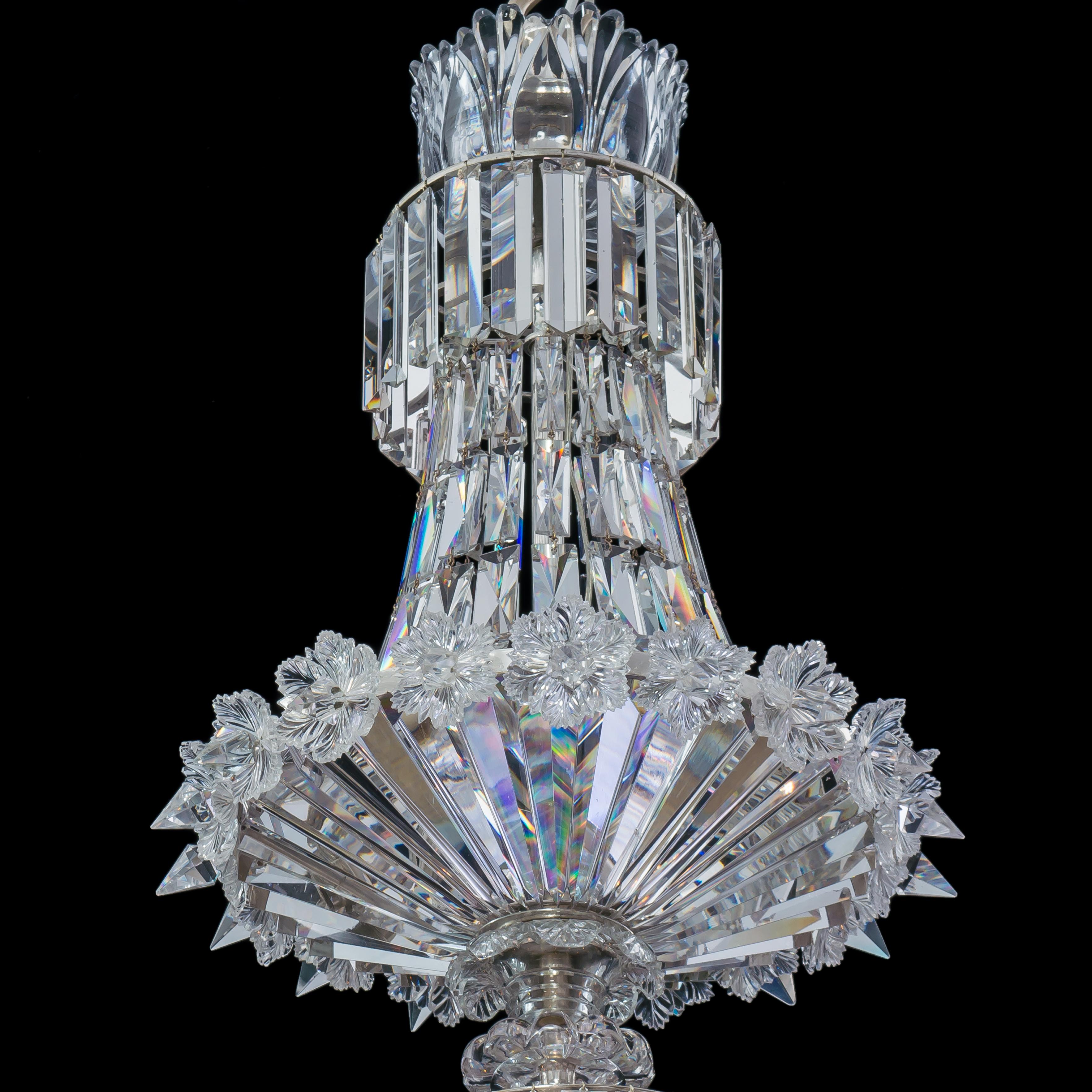 English Fine William IV Cut-Glass Twelve-Light Chandelier For Sale