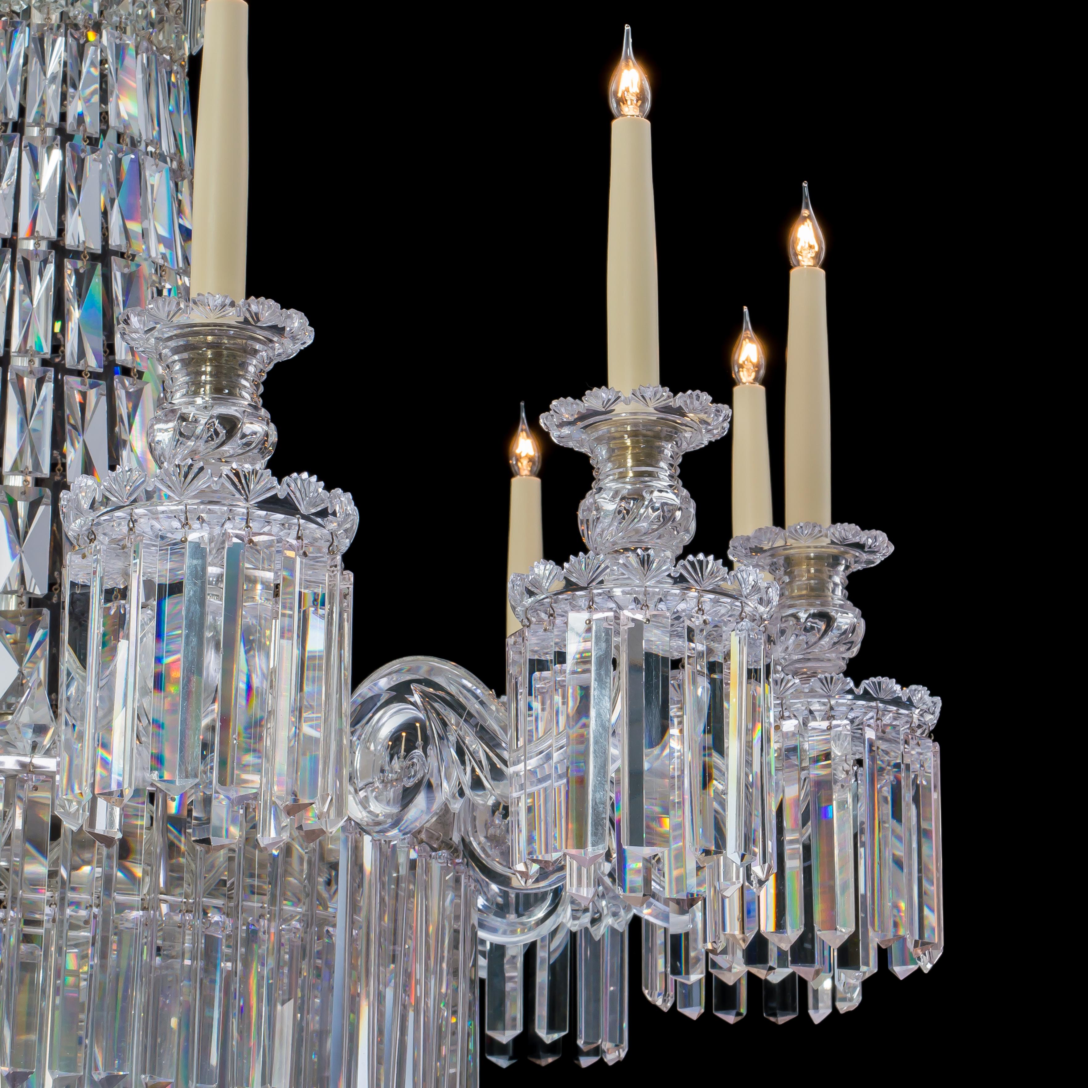 Fine William IV Cut-Glass Twelve-Light Chandelier In Good Condition For Sale In Brighton, West Sussex