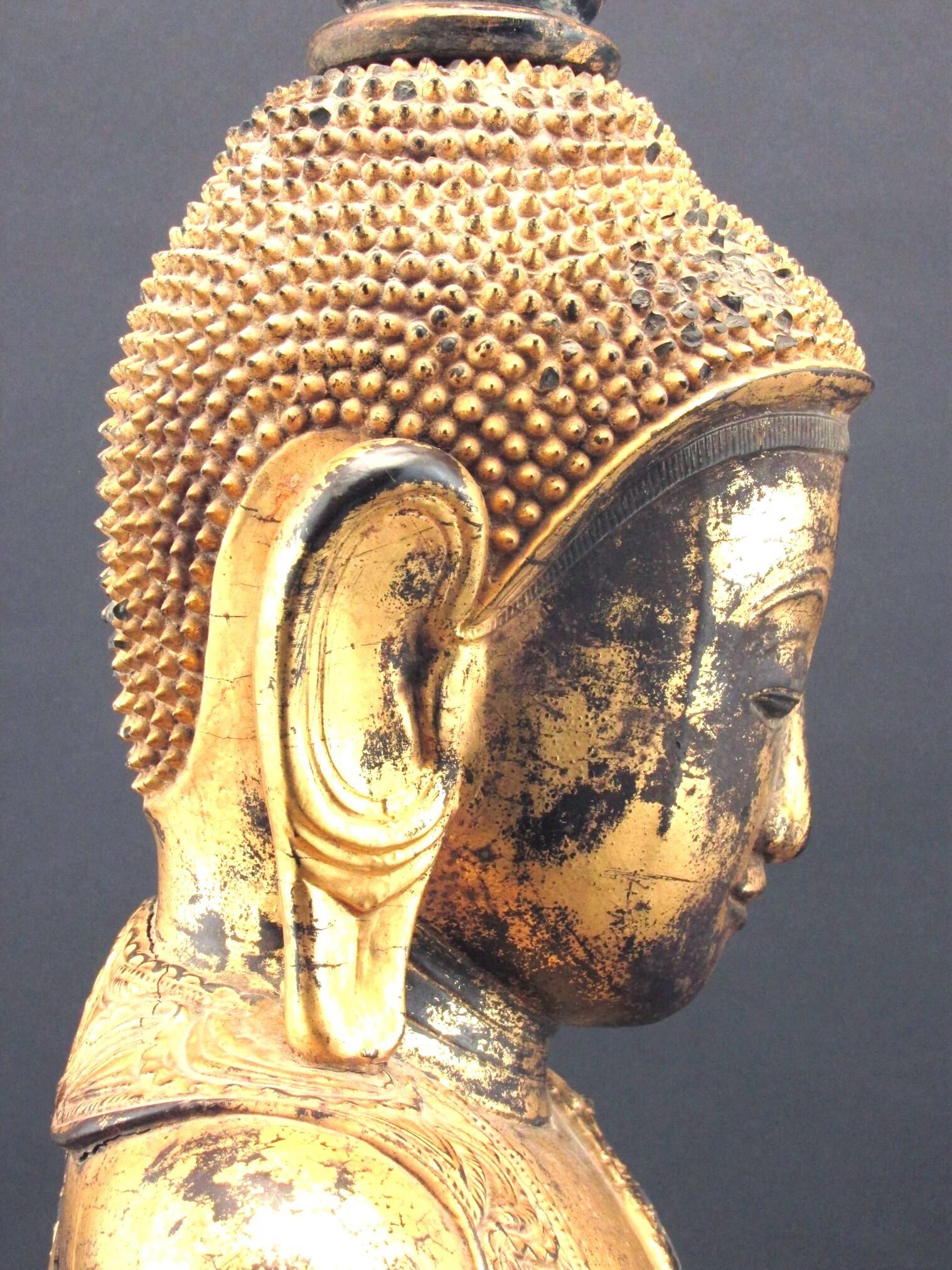 An Exceptional Carved Giltwood & Black Lacquered Shan Style Buddha, Circa 1890 For Sale 1