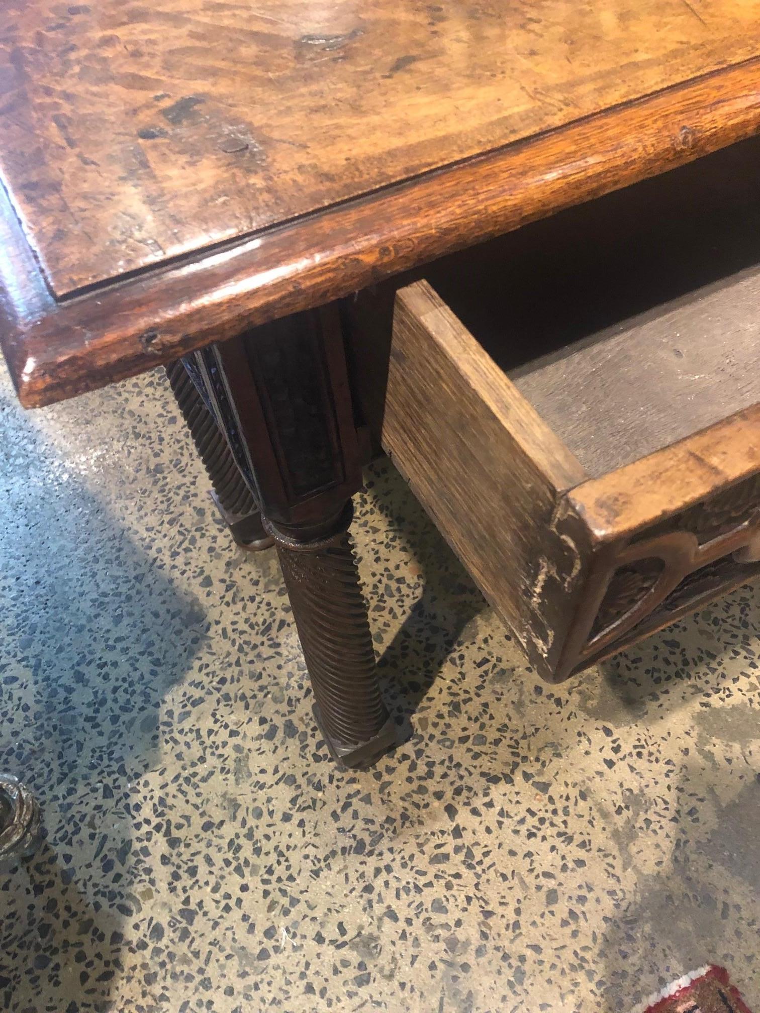 17th Century A Finely Carved Late 17th Early 18th Century Walnut Portuguese Side Table For Sale