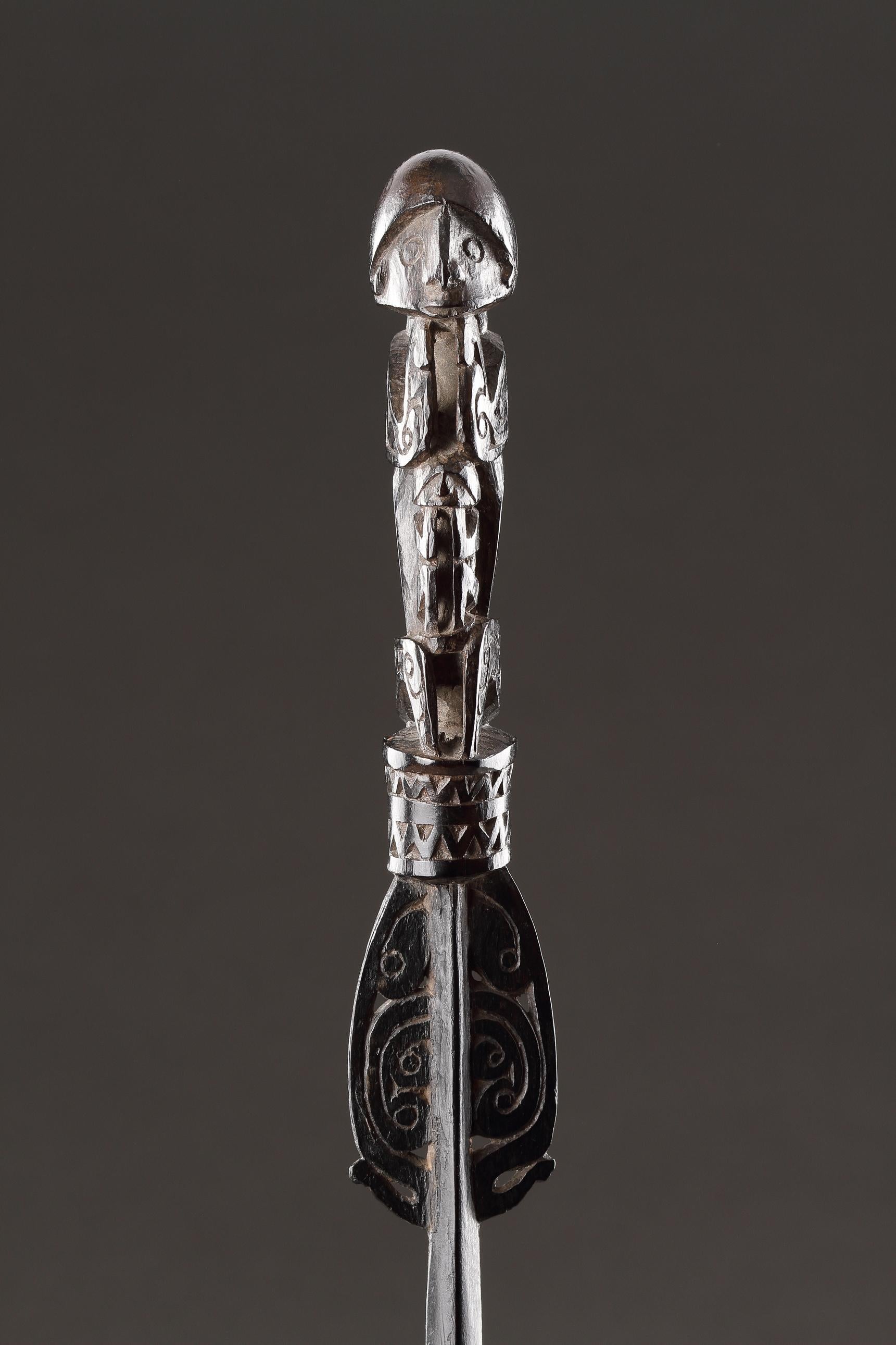 Ein fein geschnitzter Kalkspatel von einem Unknown Masterly Carver im Angebot 4