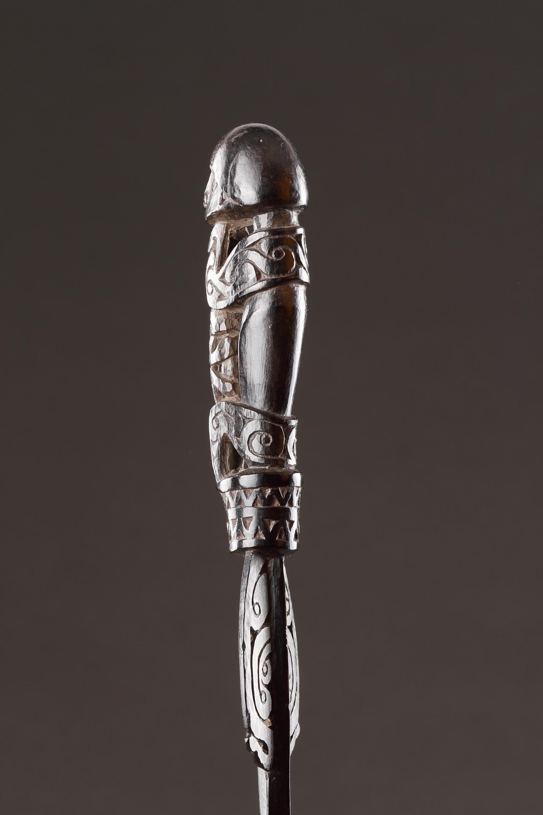 Ein fein geschnitzter Kalkspatel von einem Unknown Masterly Carver im Angebot 7