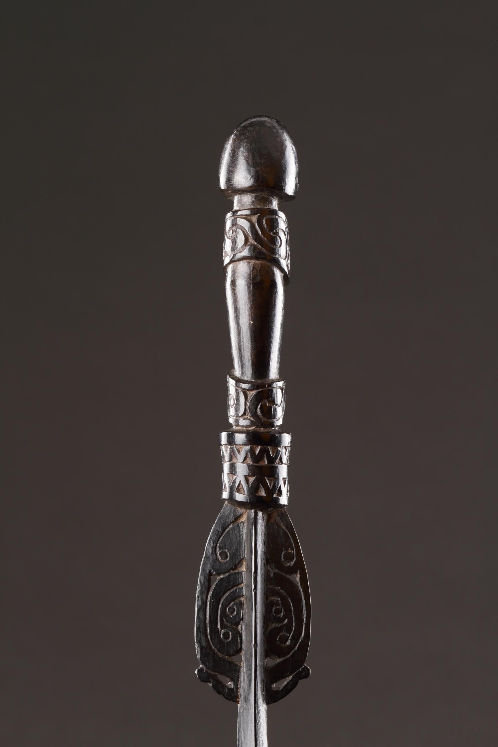 Ein fein geschnitzter Kalkspatel von einem Unknown Masterly Carver im Angebot 8